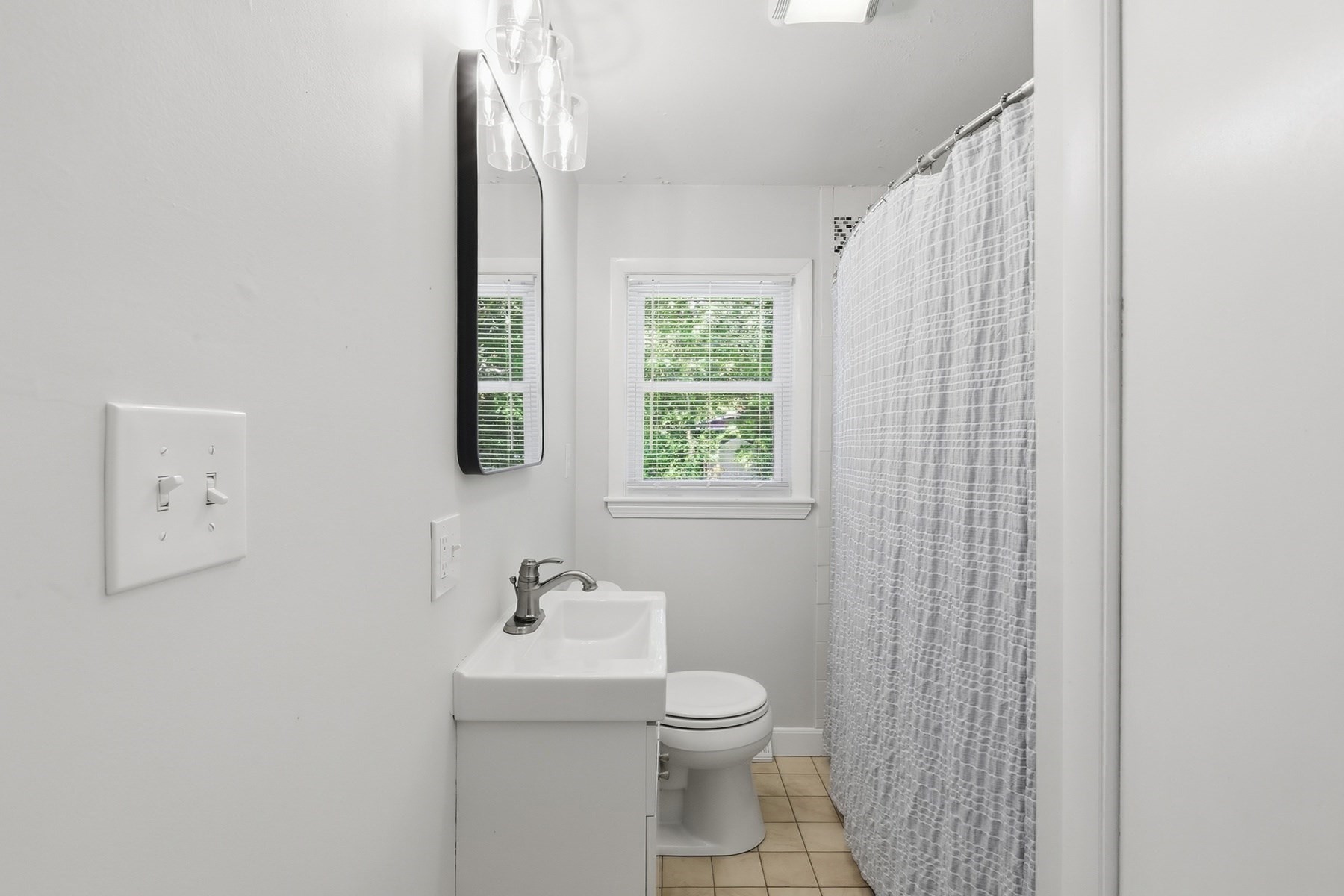 4 Claire Property Photo 9