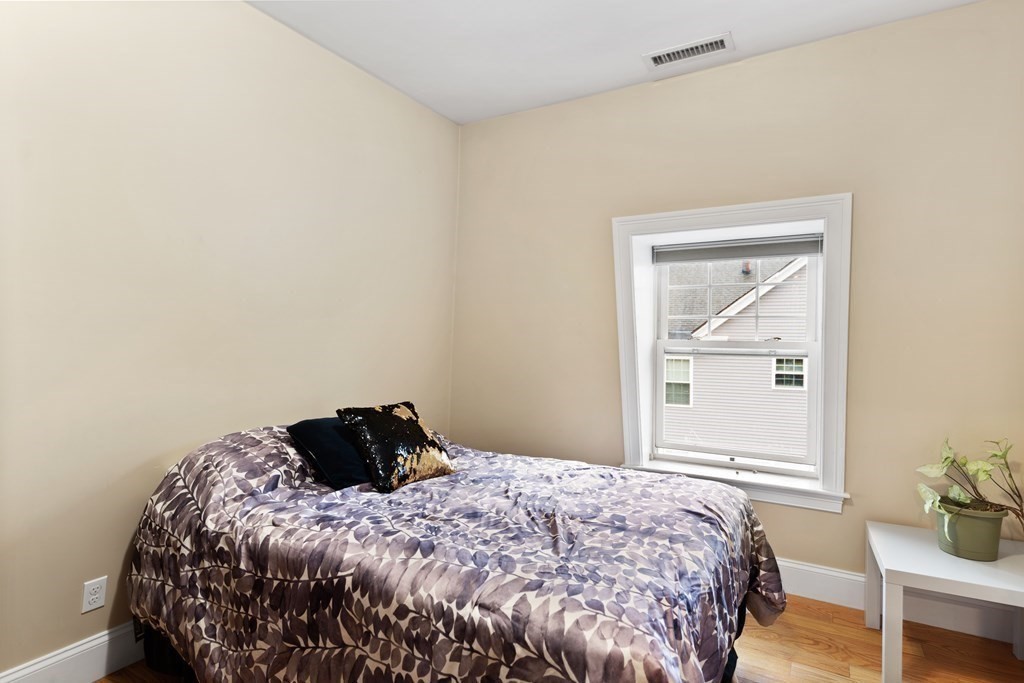 75 Pine St # 31 Property Photo 14