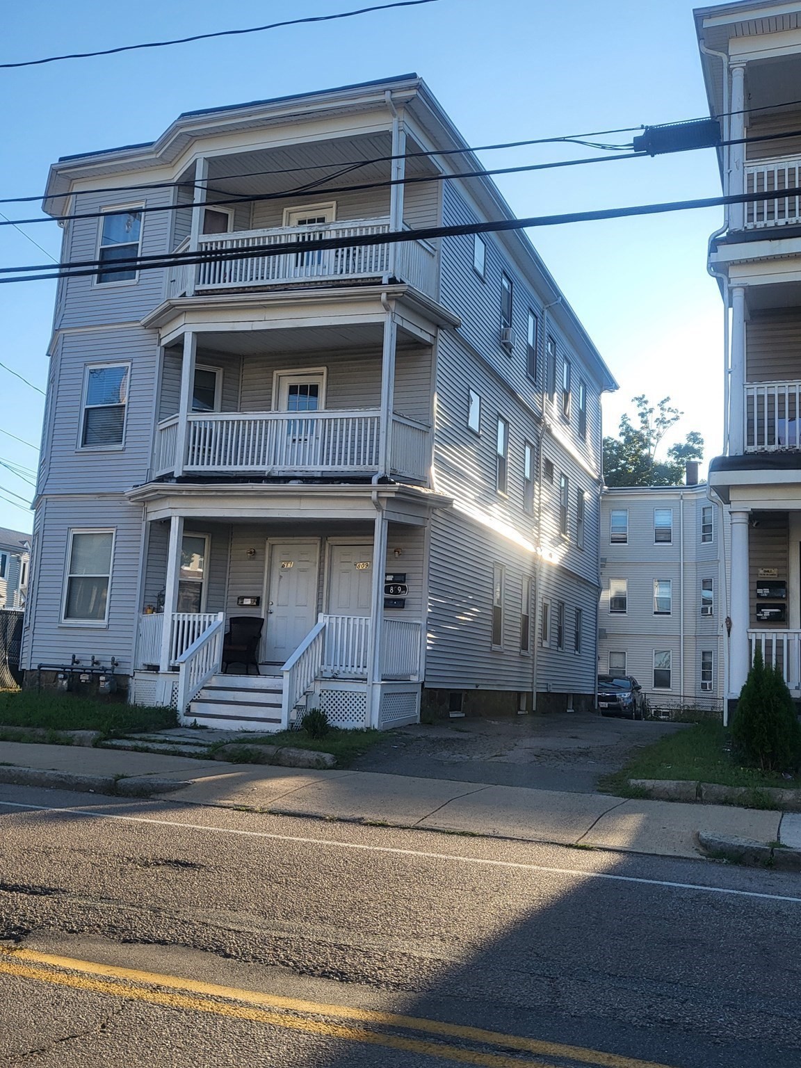 809 Warren Ave Property Photo 2
