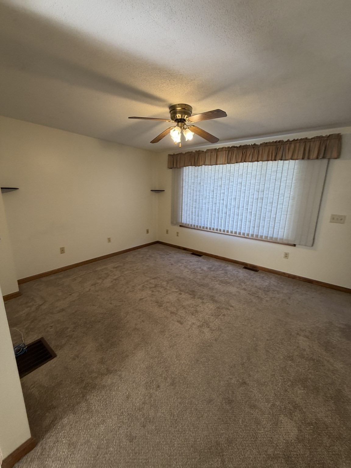 44 Middle St # 44 Property Photo 3