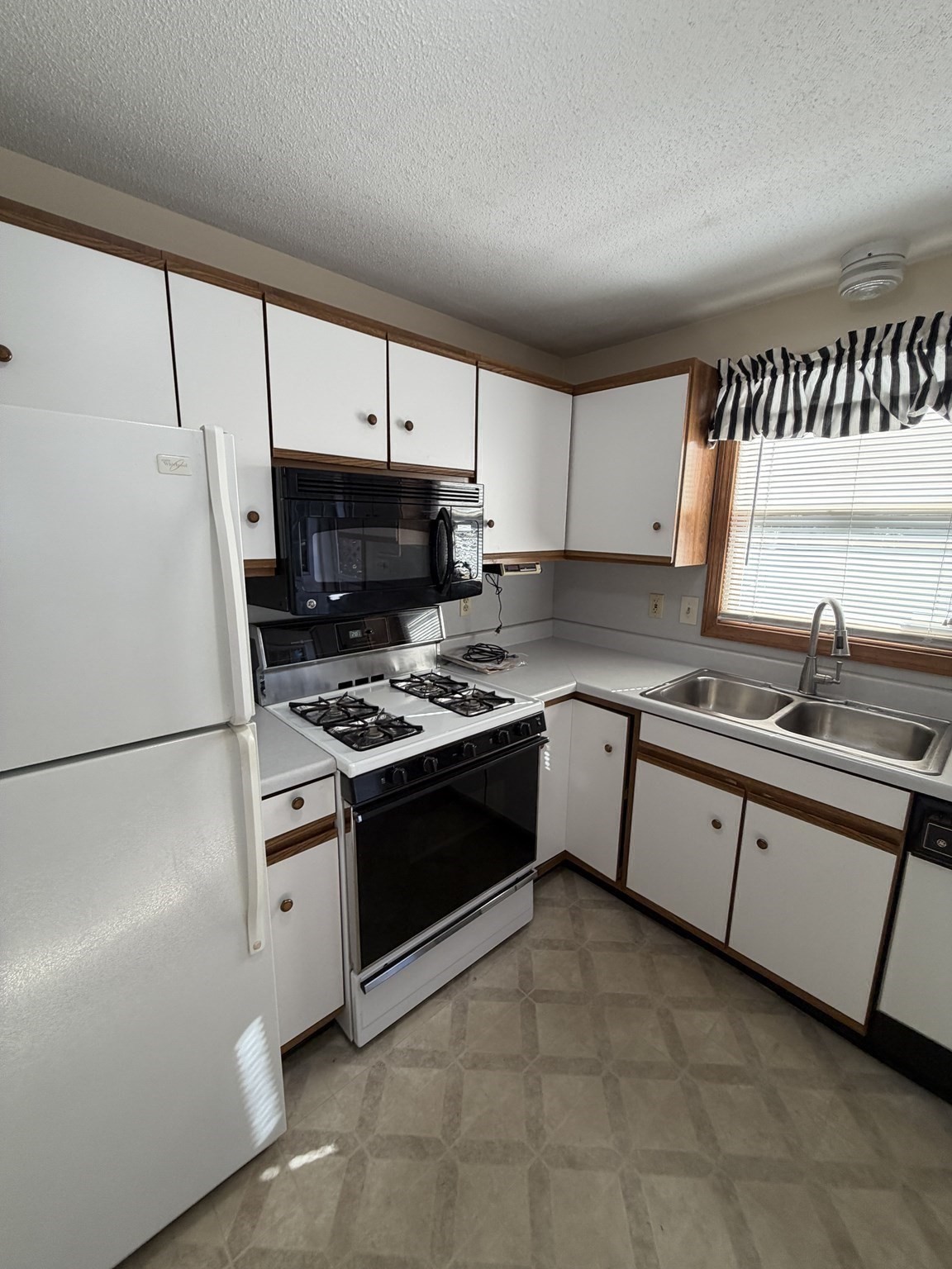 44 Middle St # 44 Property Photo 7