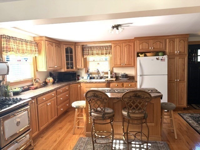 170 Main St Property Photo 9