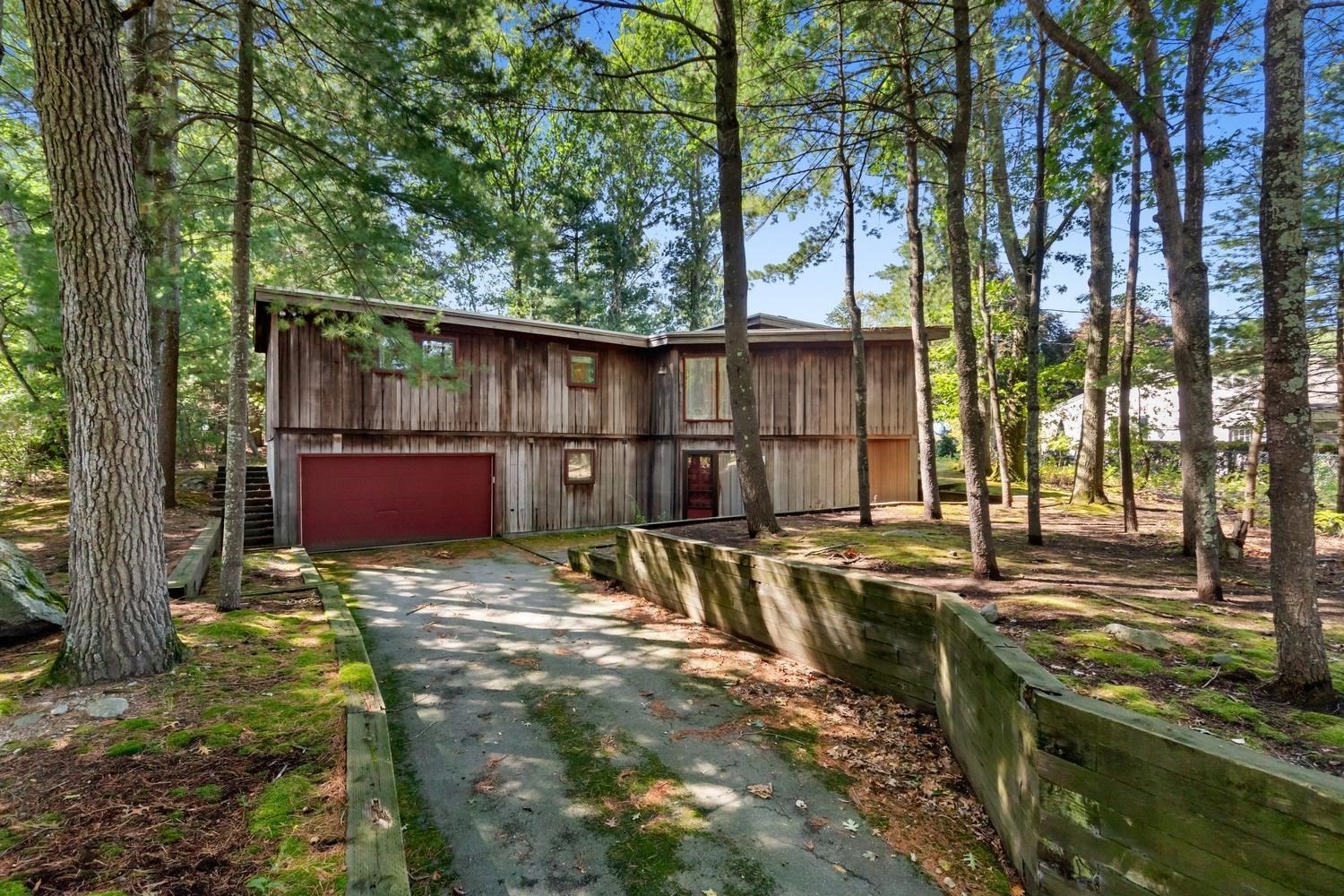 1748 Trapelo Rd Property Photo 2