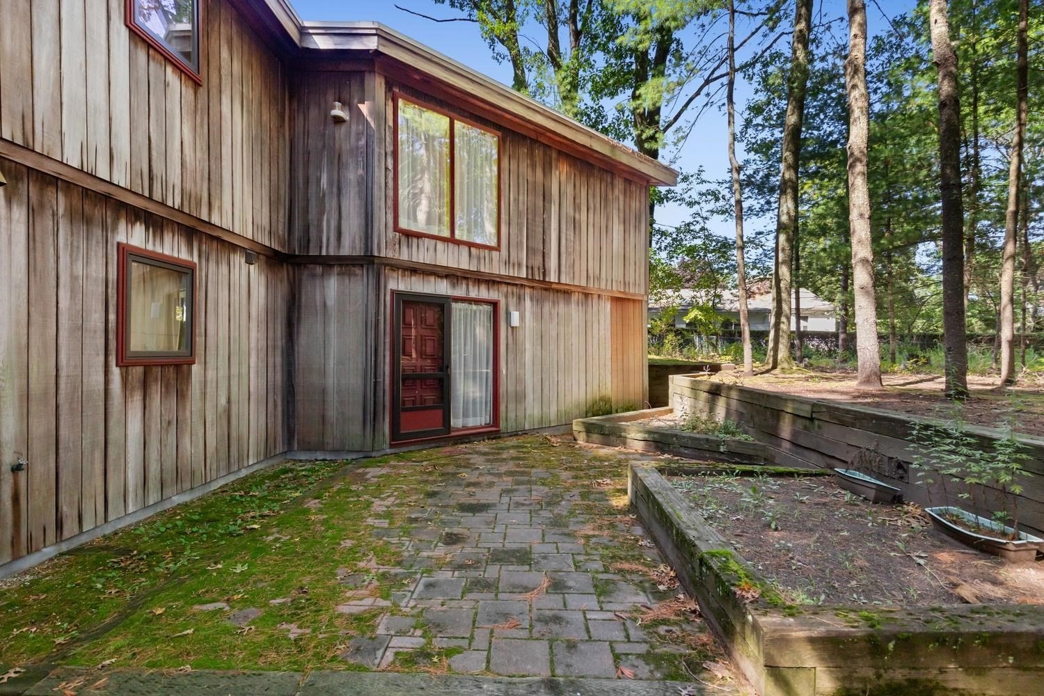 1748 Trapelo Rd Property Photo 3