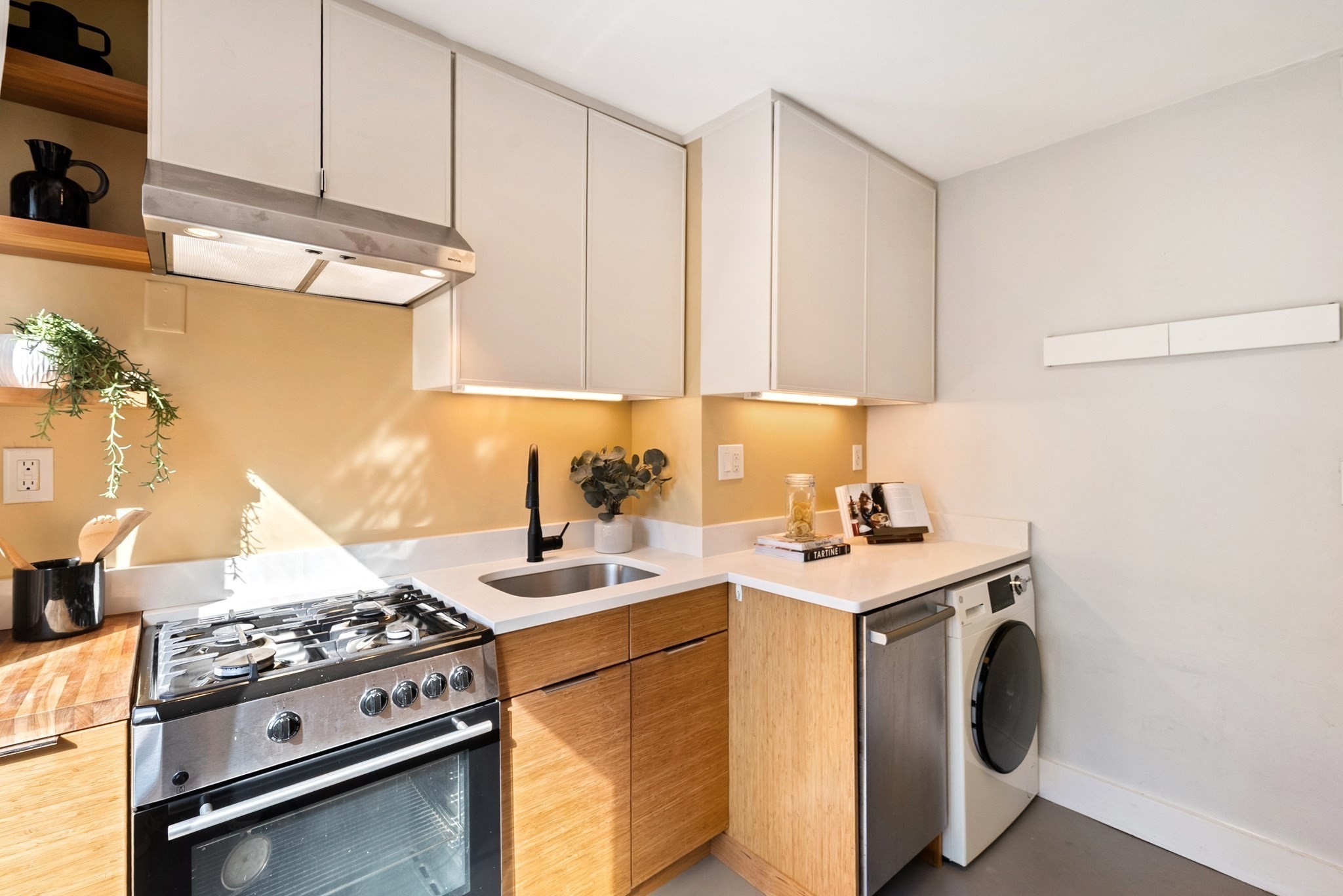 12 Chauncy Street # 4 Property Photo 7