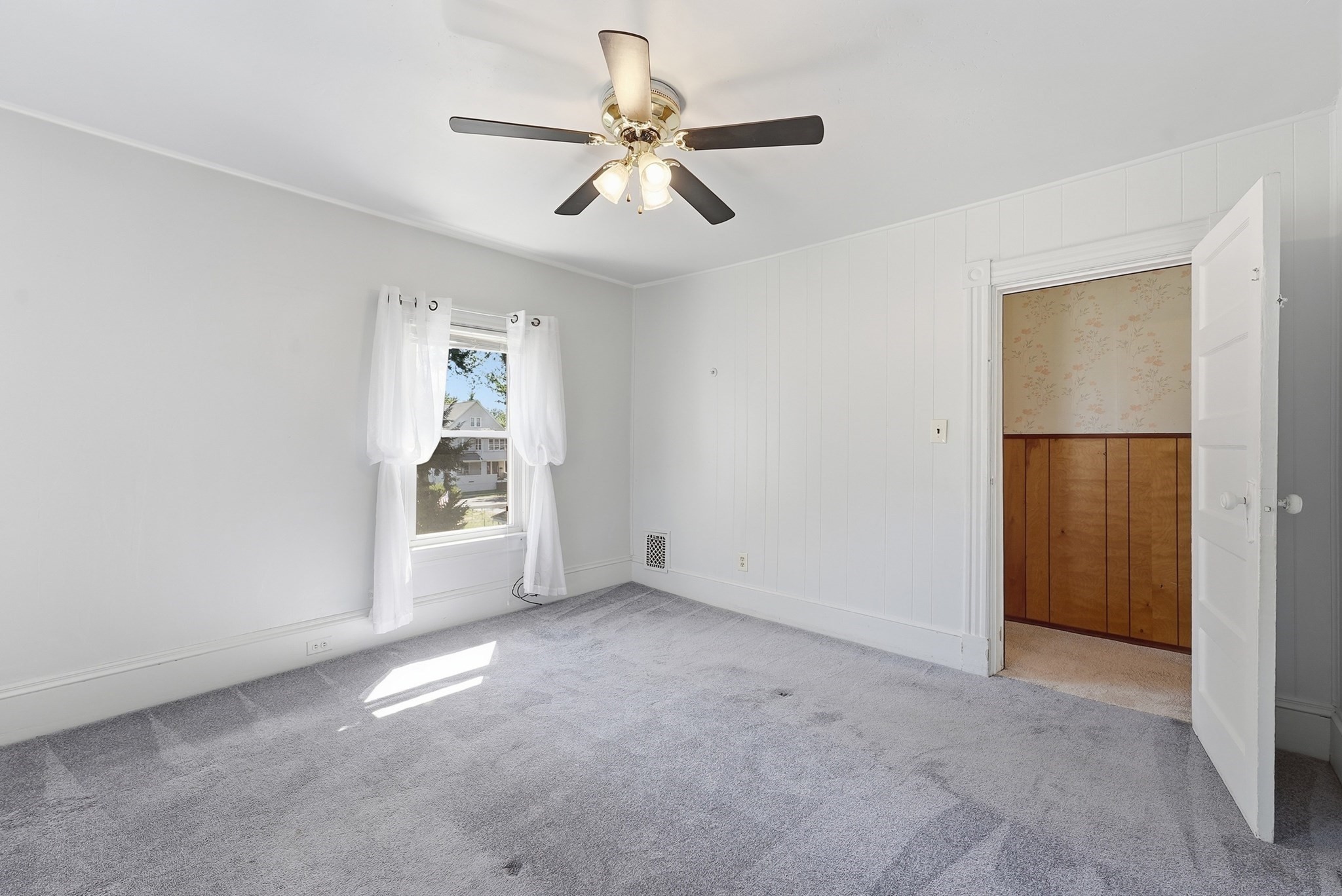 57 Maple St Property Photo 29