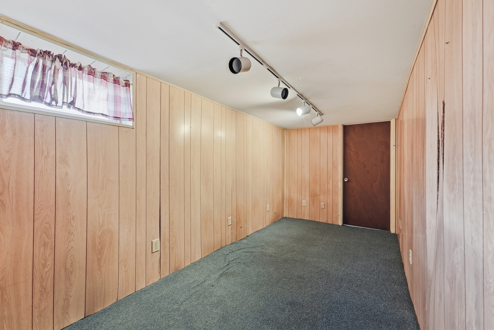 57 Maple St Property Photo 30