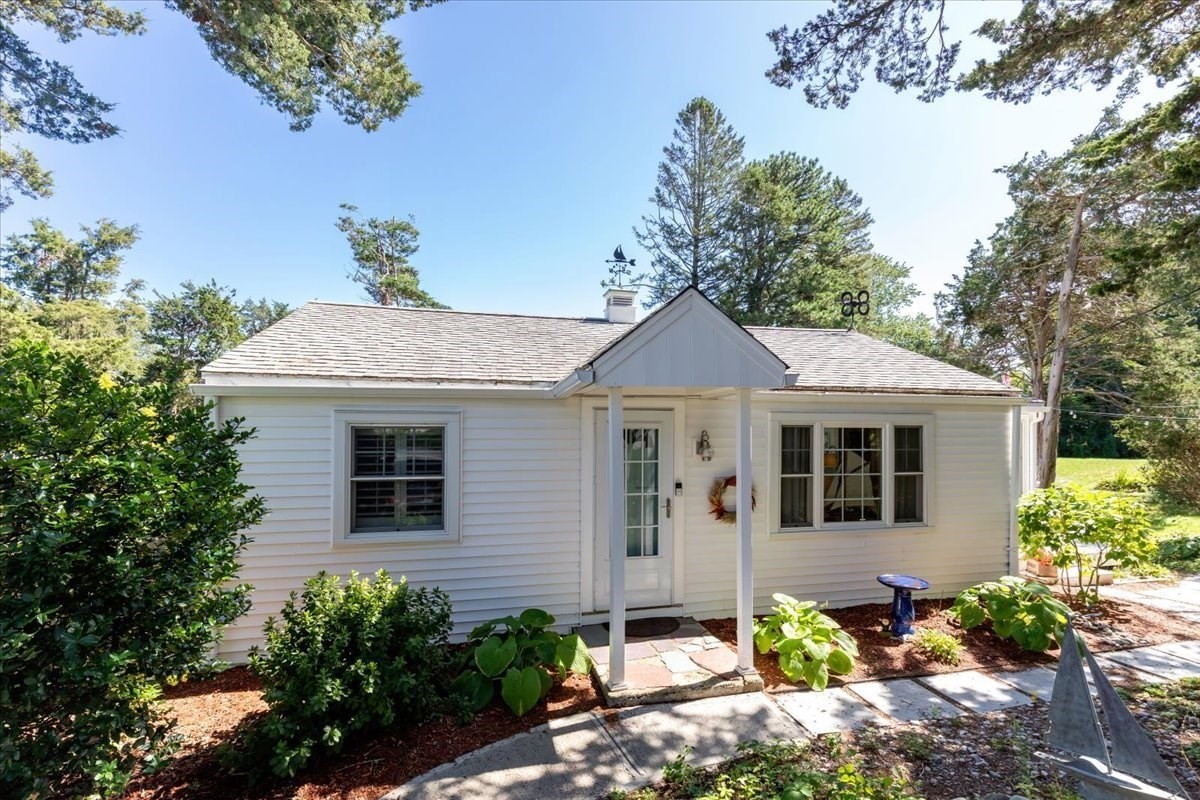 82 Beach Street Property Photo 2