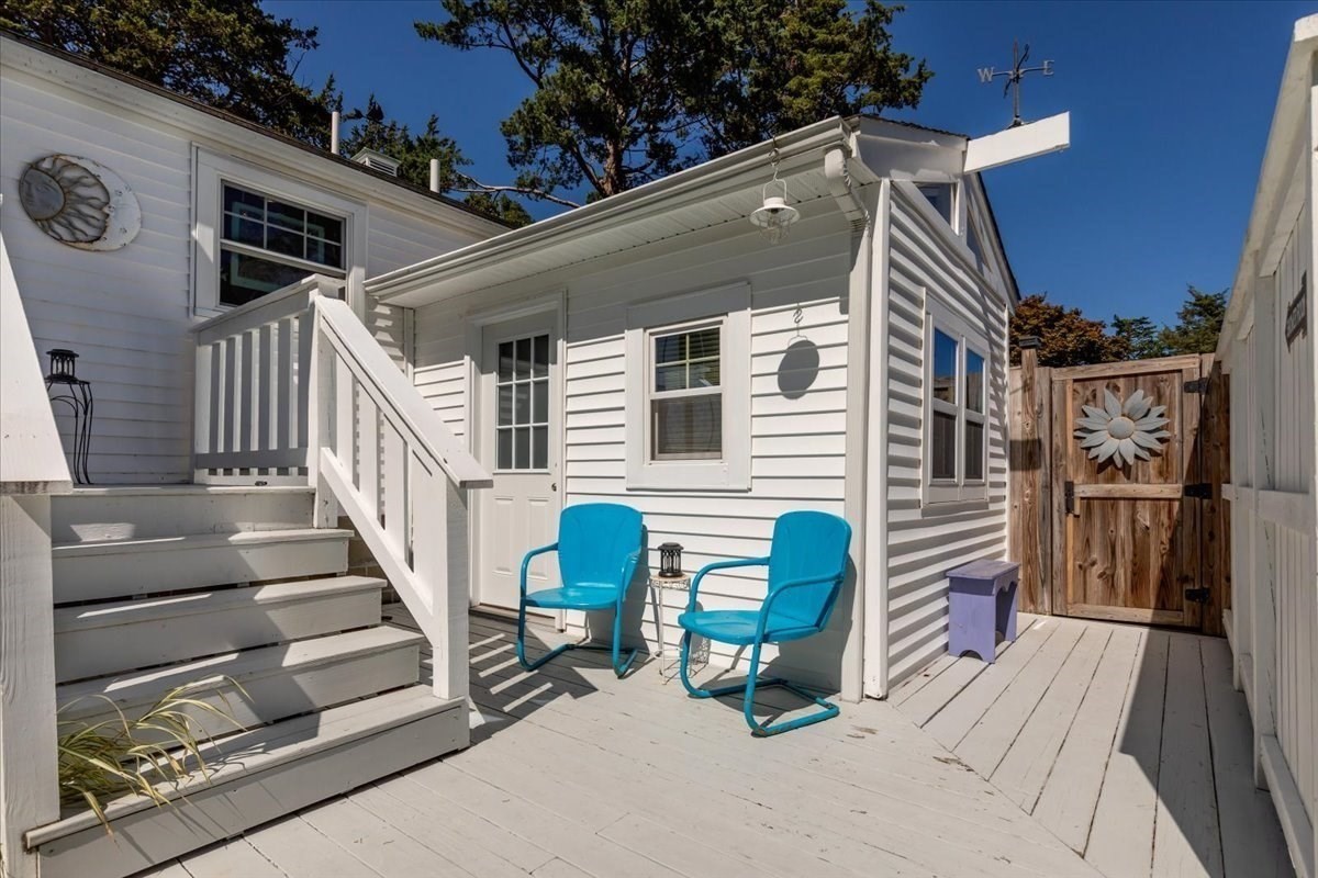 82 Beach Street Property Photo 4