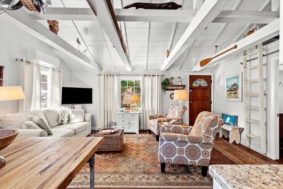 82 Beach Street Property Photo 17