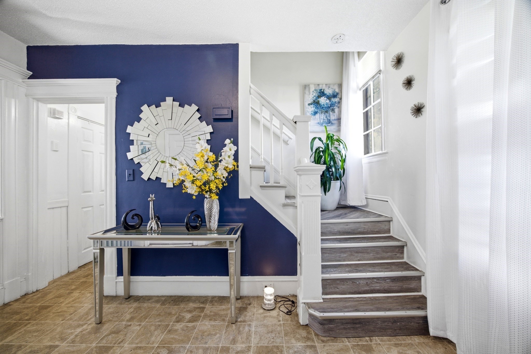 28 Lyndale St Property Photo 3