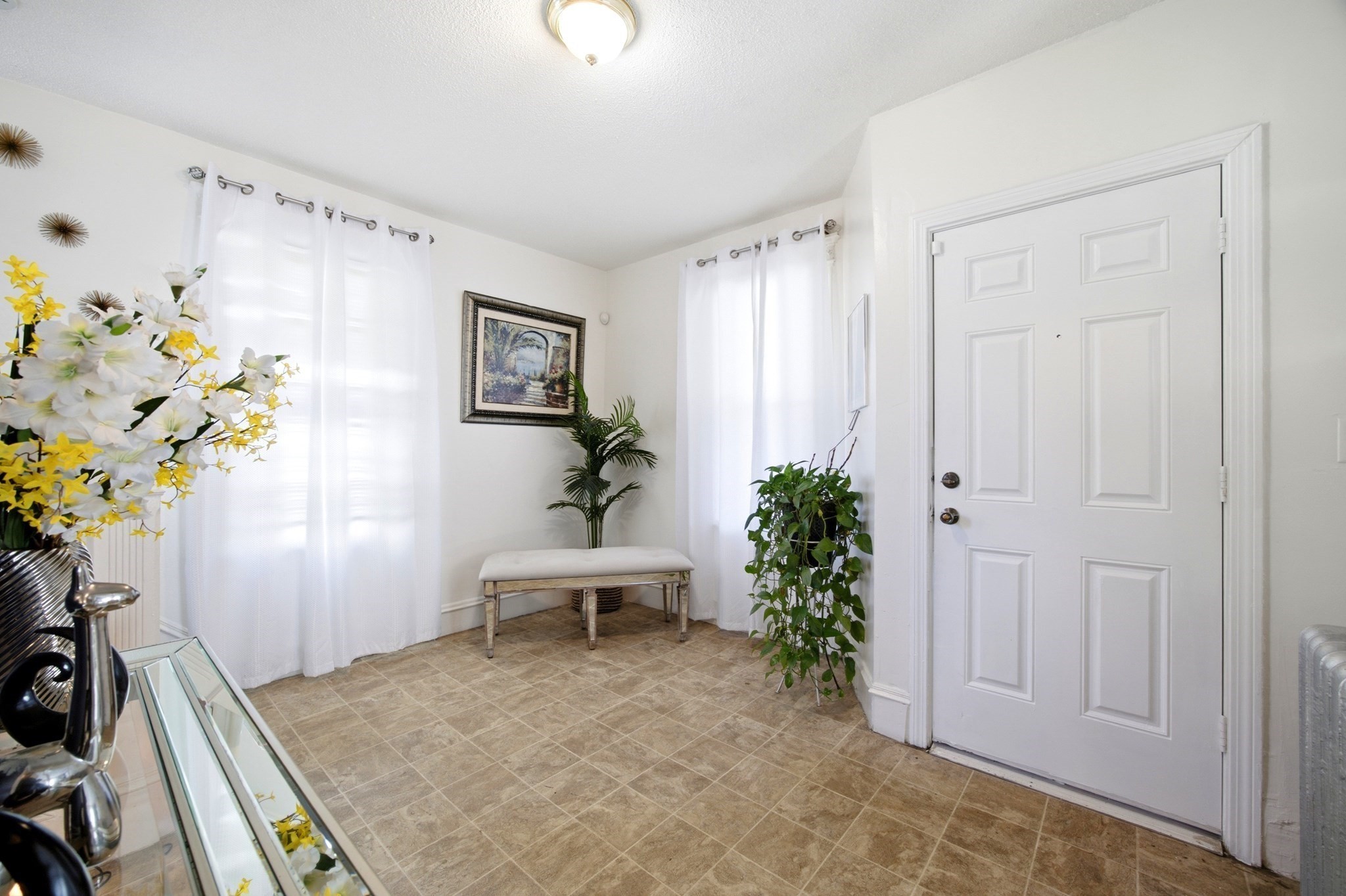 28 Lyndale St Property Photo 5