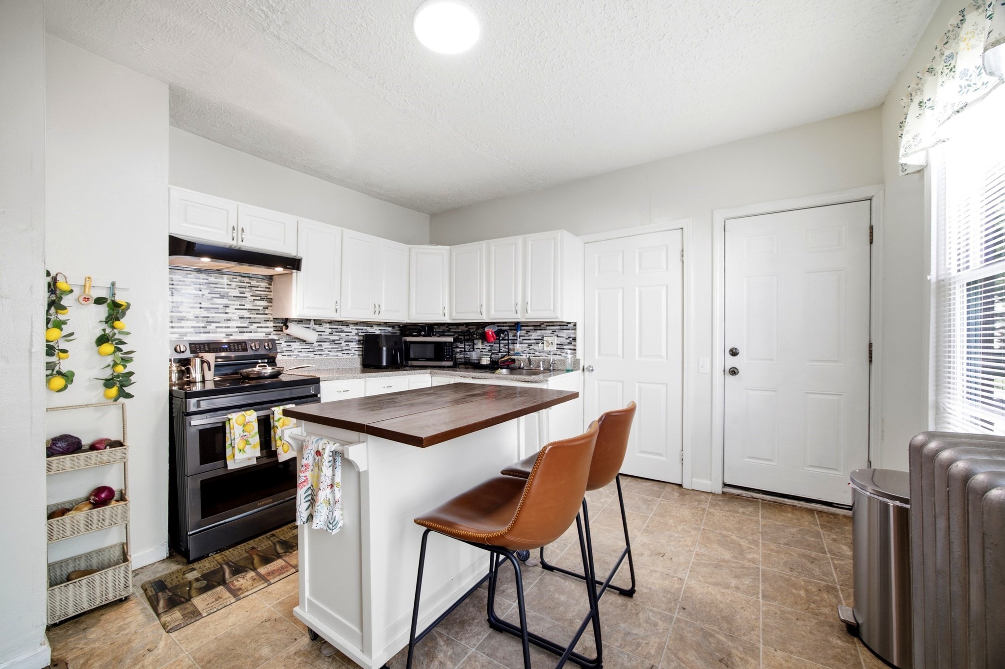 28 Lyndale St Property Photo 7