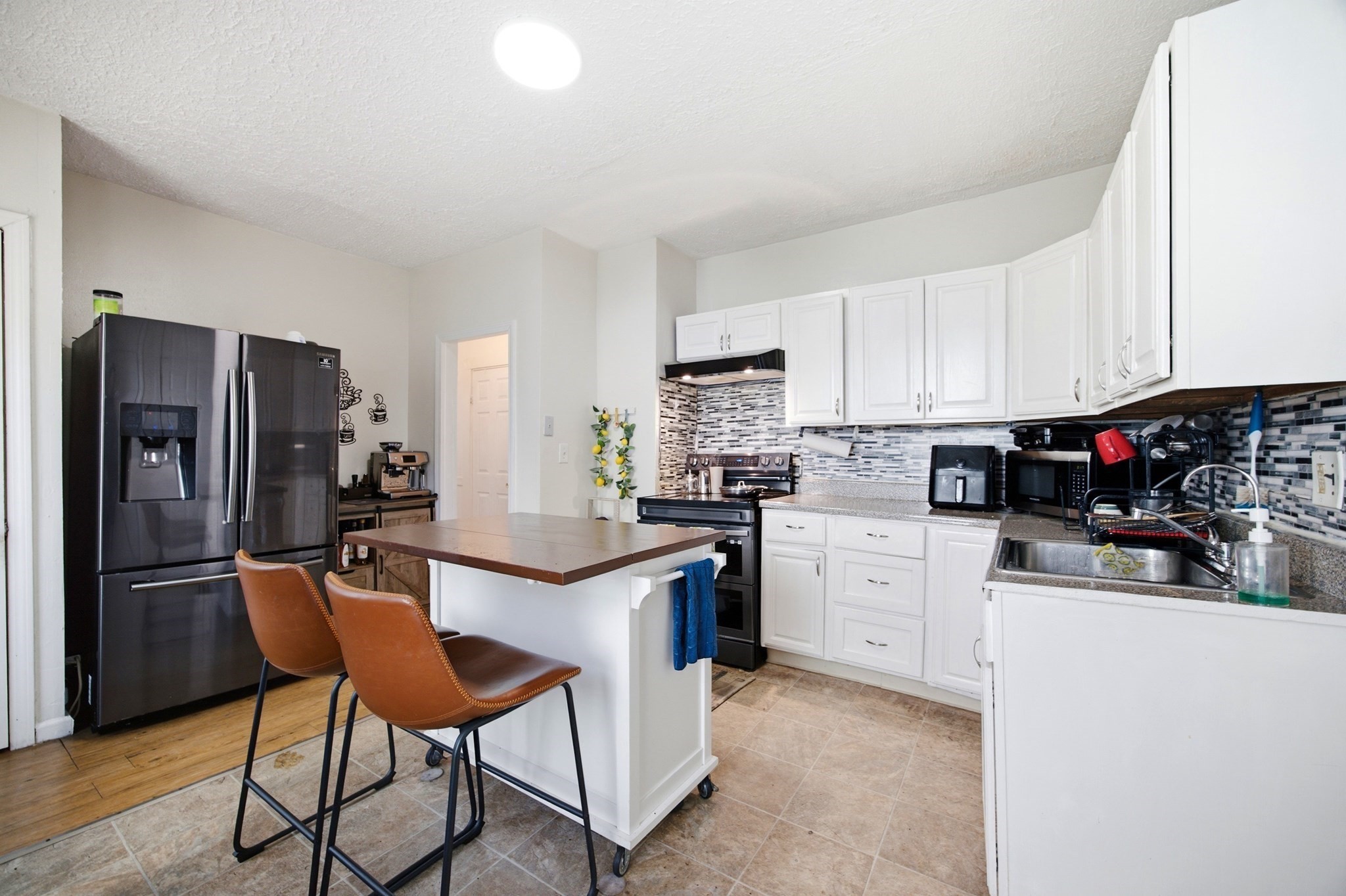 28 Lyndale St Property Photo 8