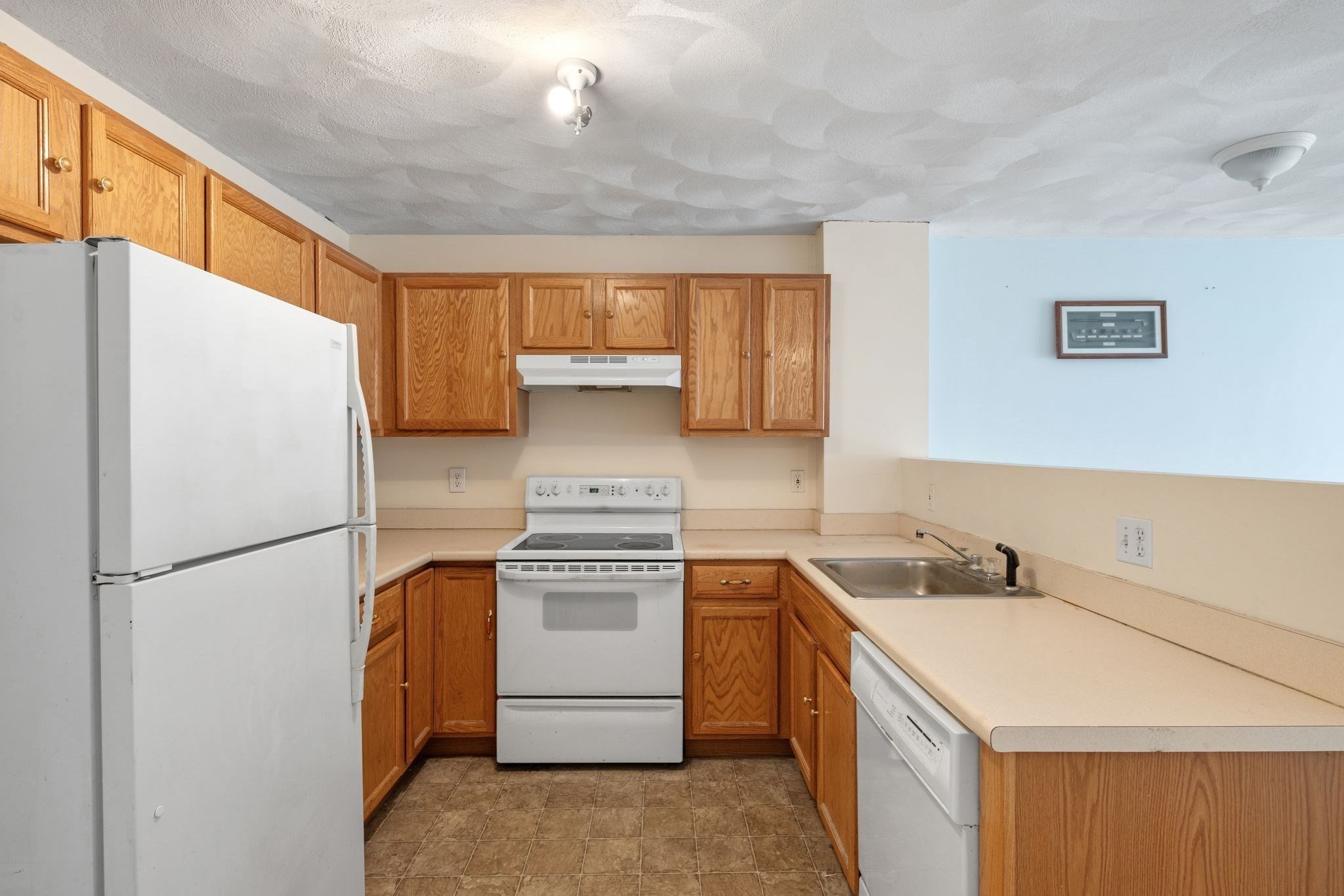 107 Foster St # 304 Property Photo 2