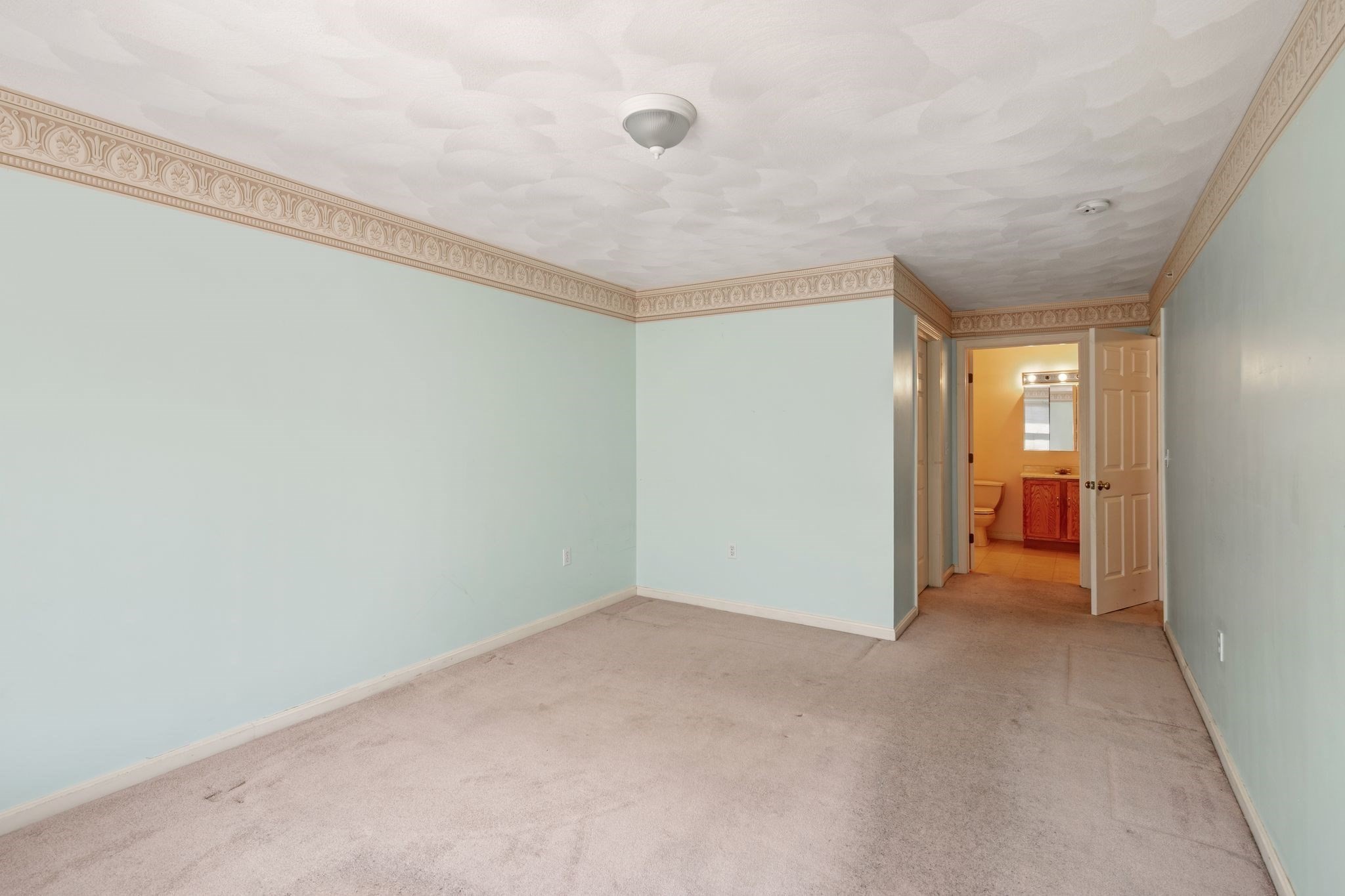 107 Foster St # 304 Property Photo 8