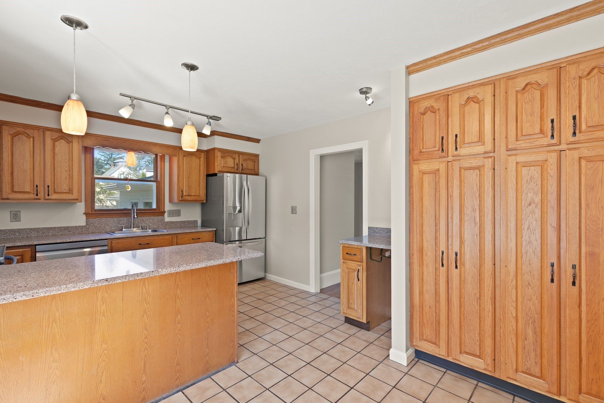 61 Upland Ave Property Photo 11