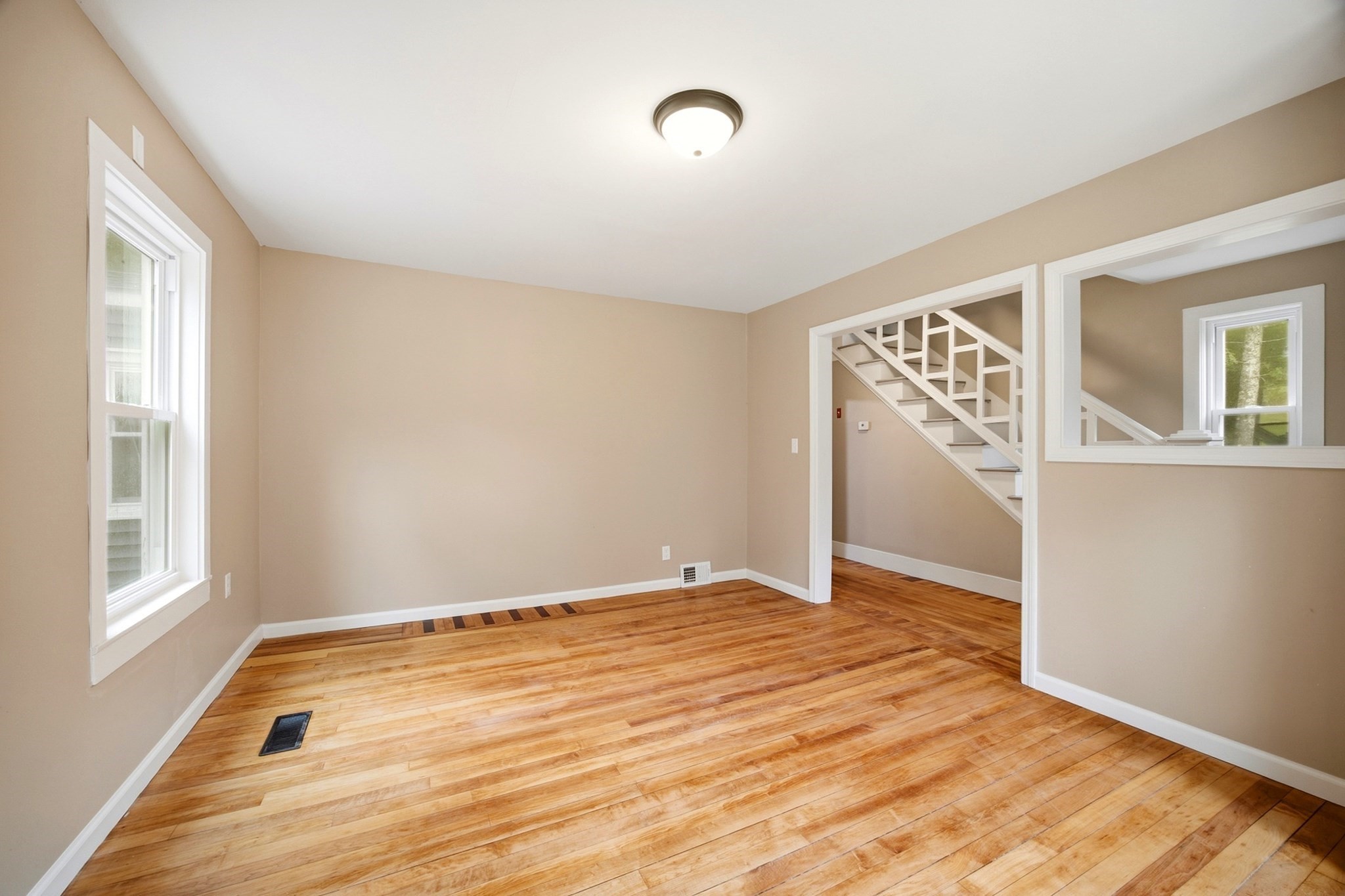 583 Main St Property Photo 18