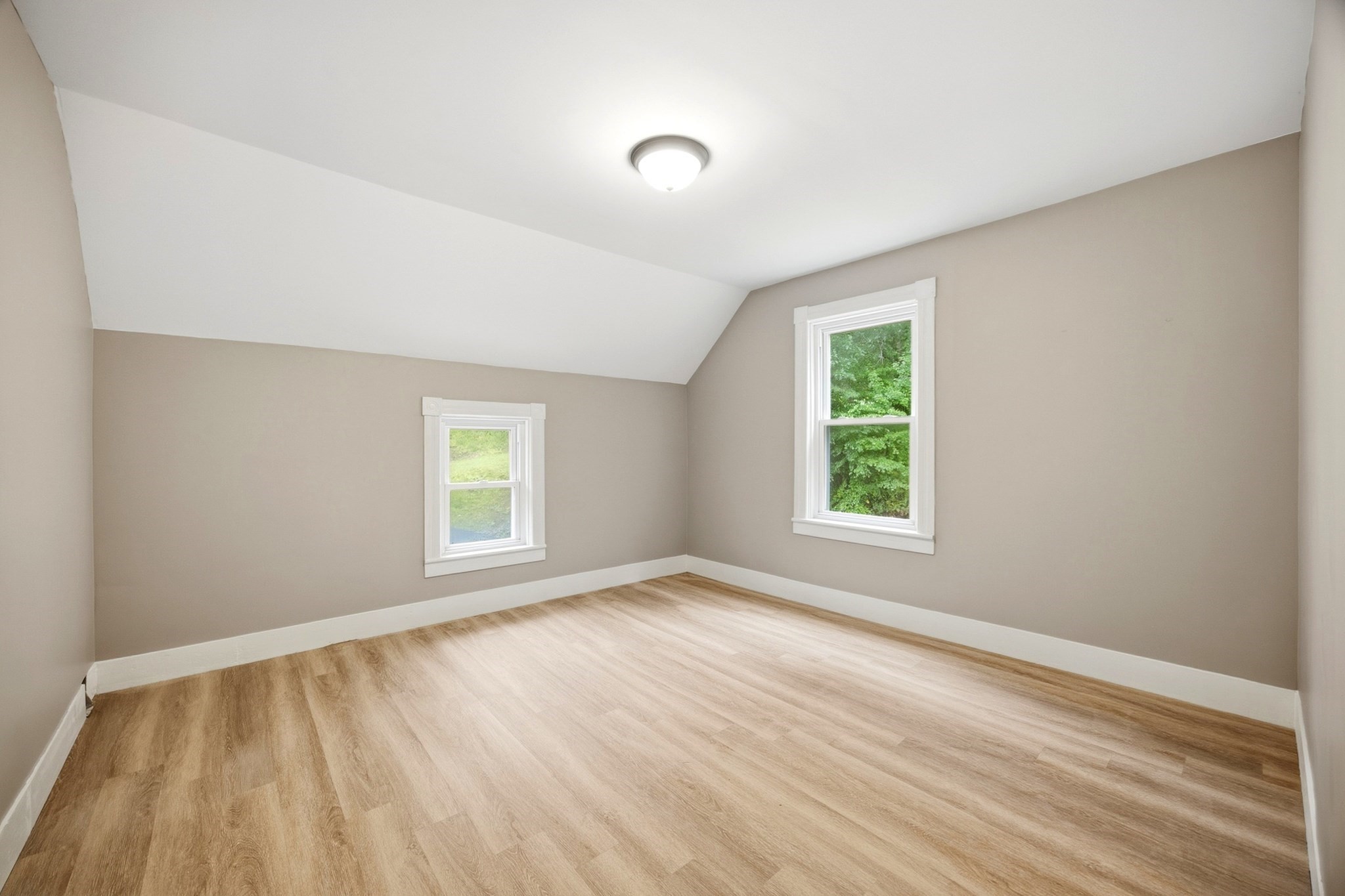 583 Main St Property Photo 24