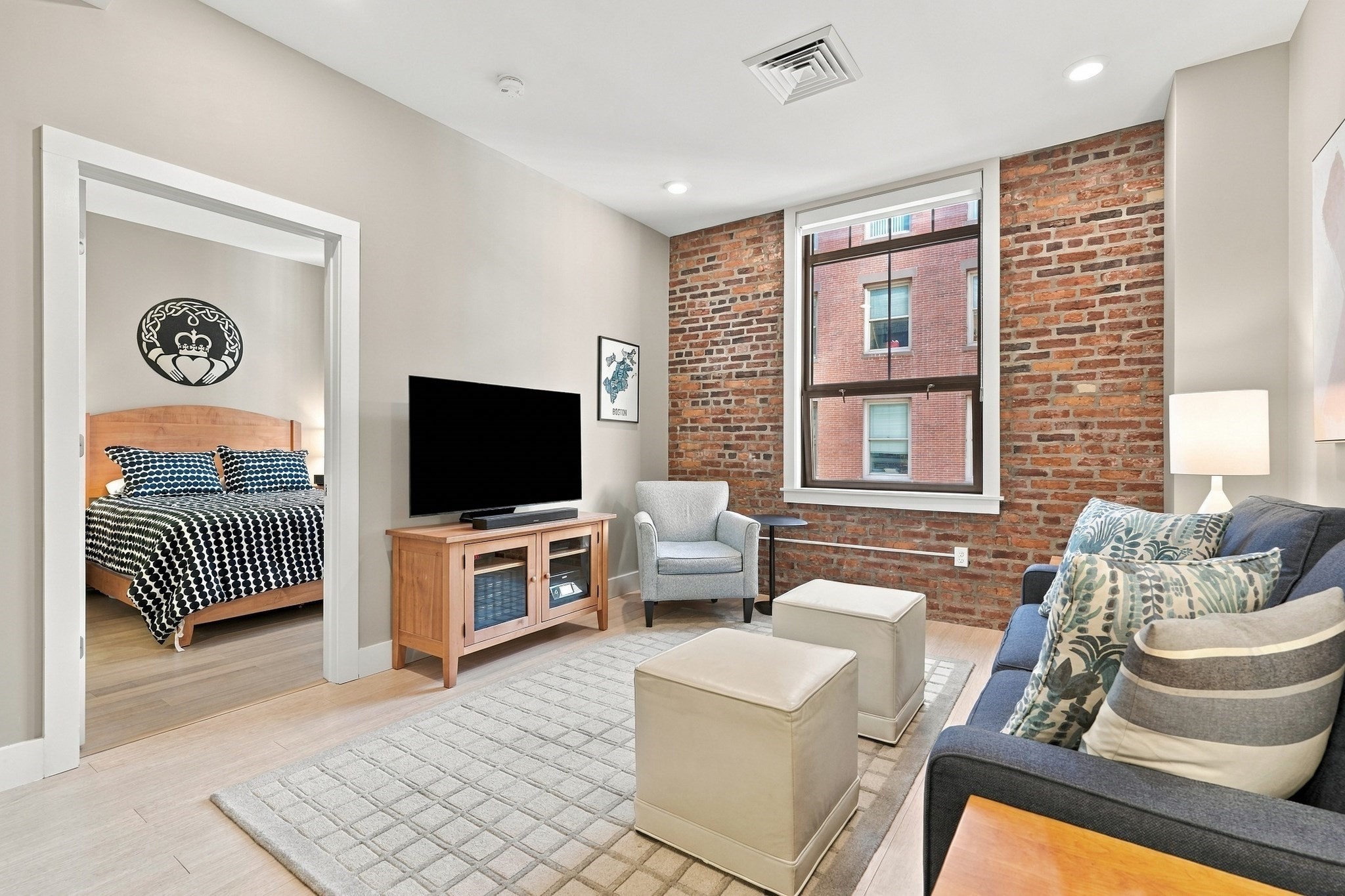 121 Portland St # 302 Property Photo 5