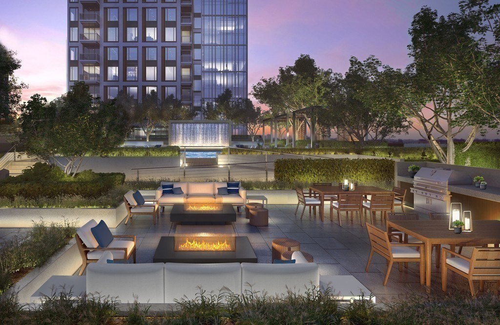 133 Seaport Blvd # 807 Property Photo 8