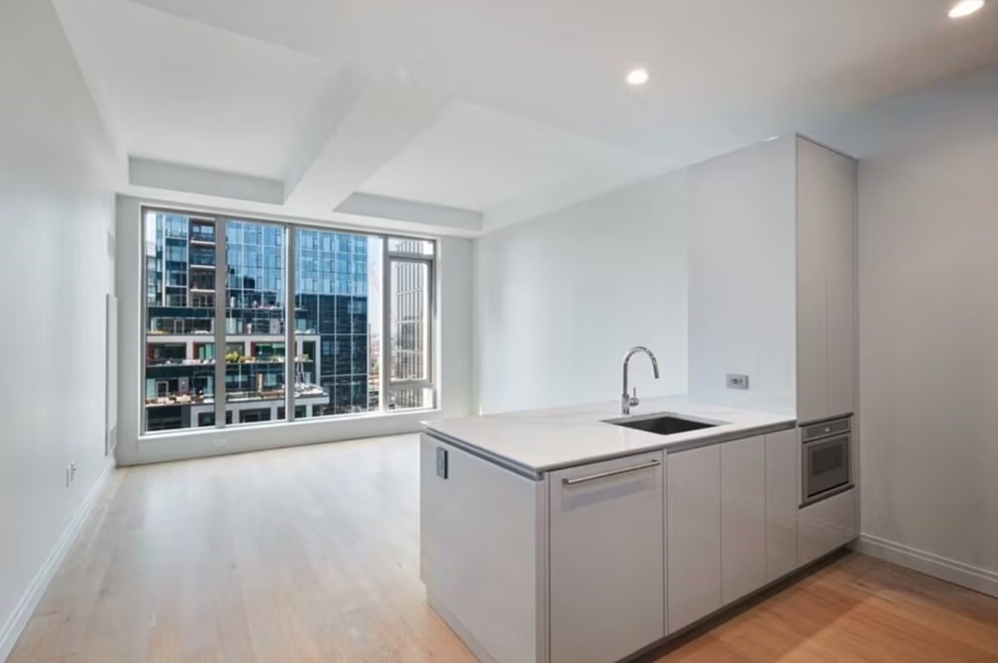 133 Seaport Blvd # 807 Property Photo 17