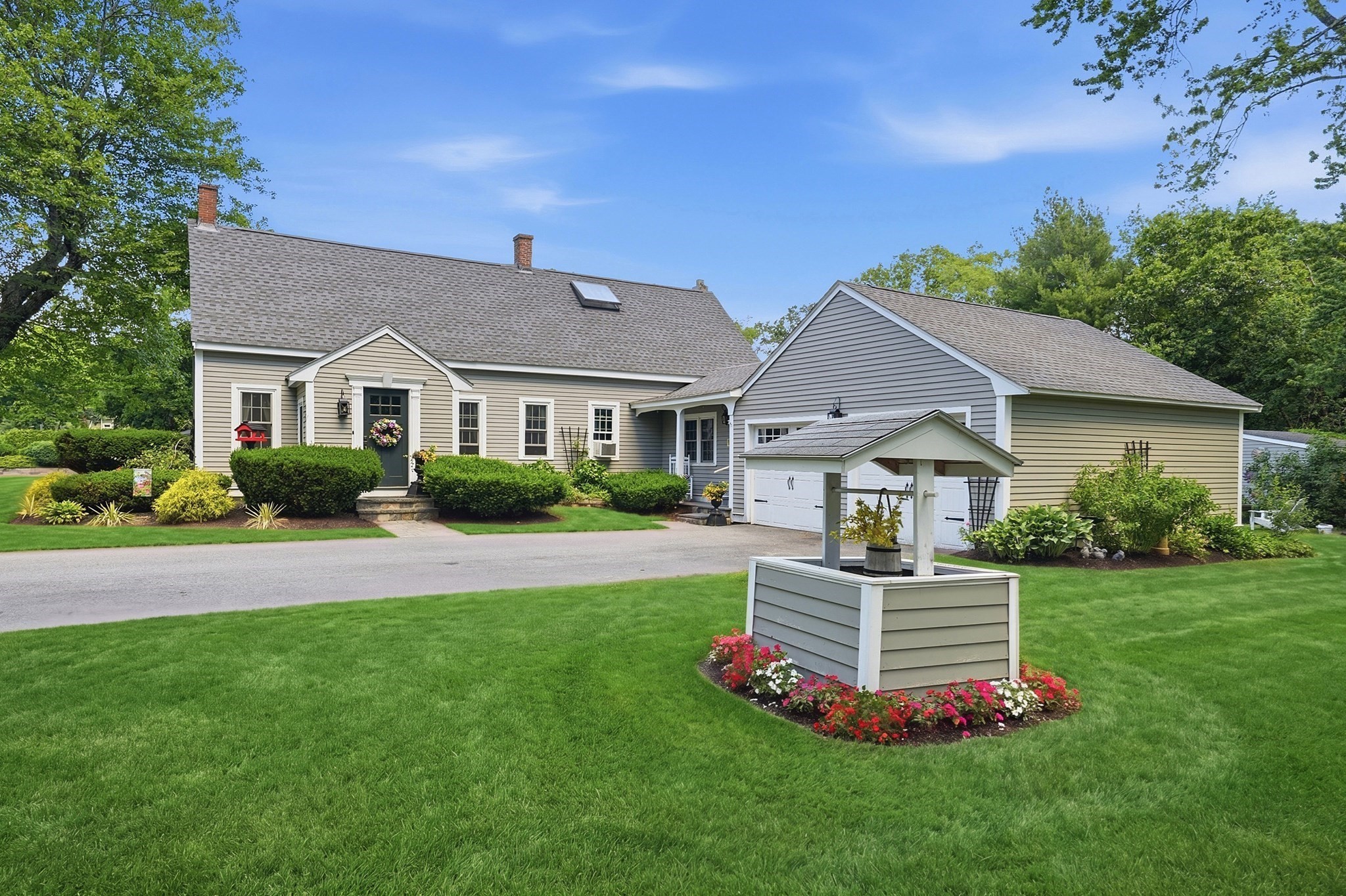 135 Newland Property Photo 4