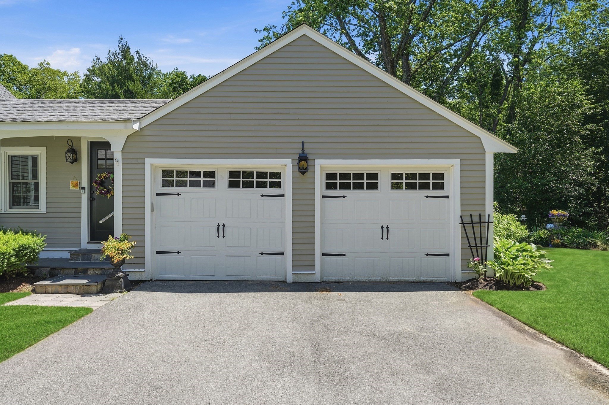135 Newland Property Photo 6