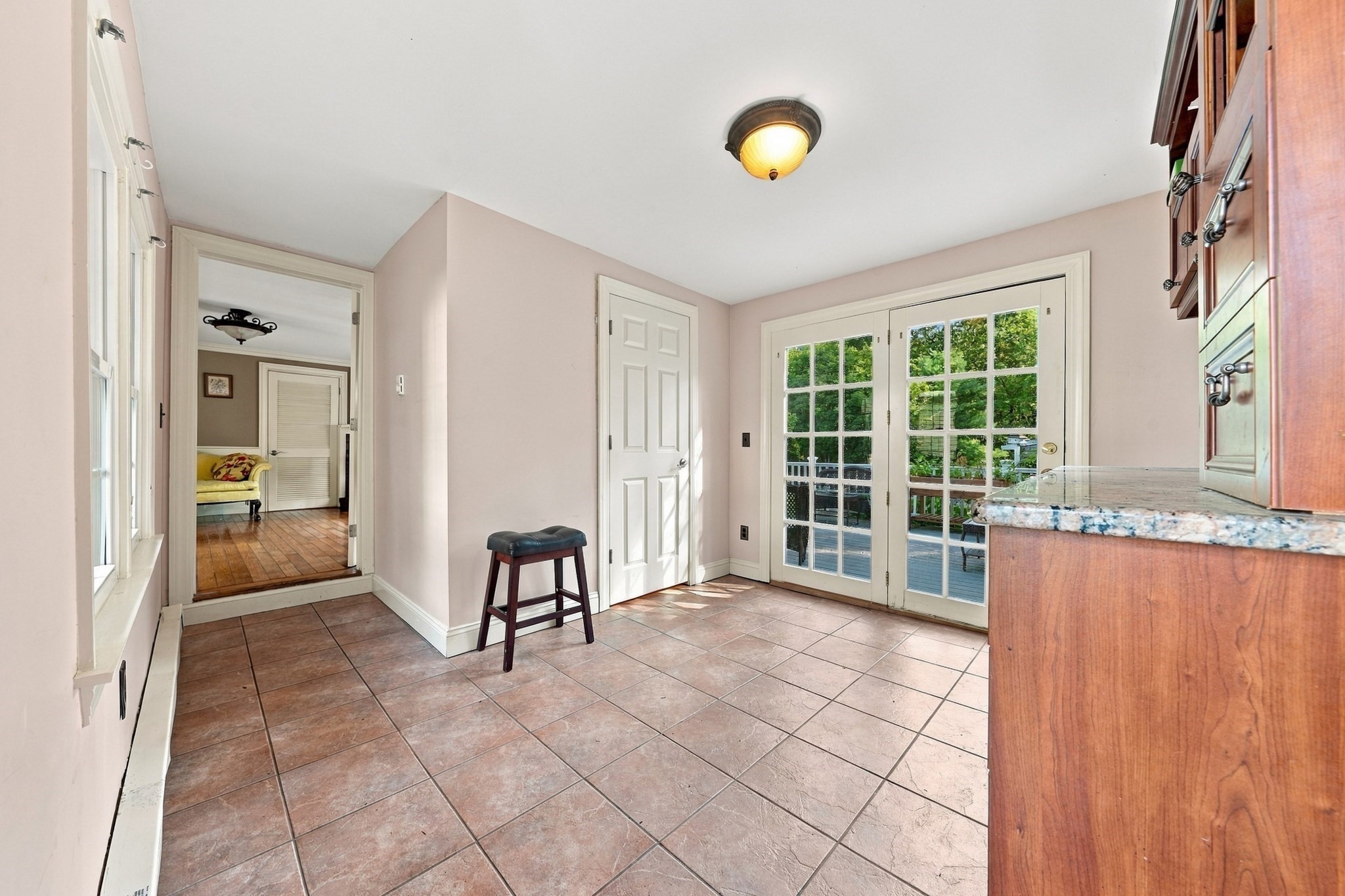 135 Newland Property Photo 23