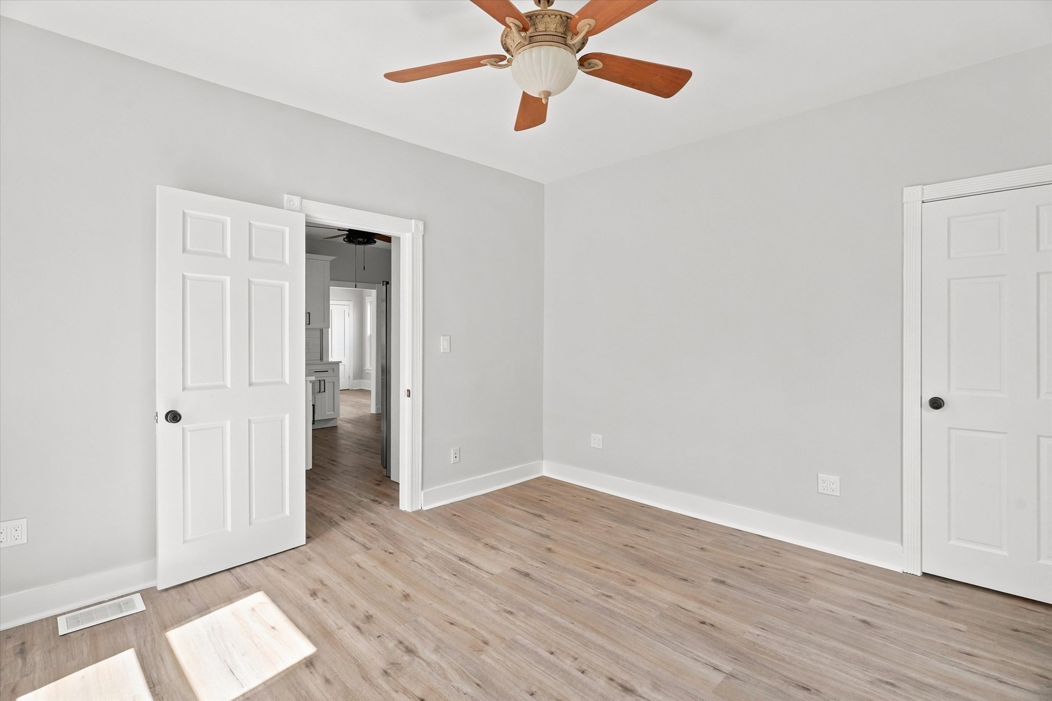 51 Hampshire St Property Photo 11