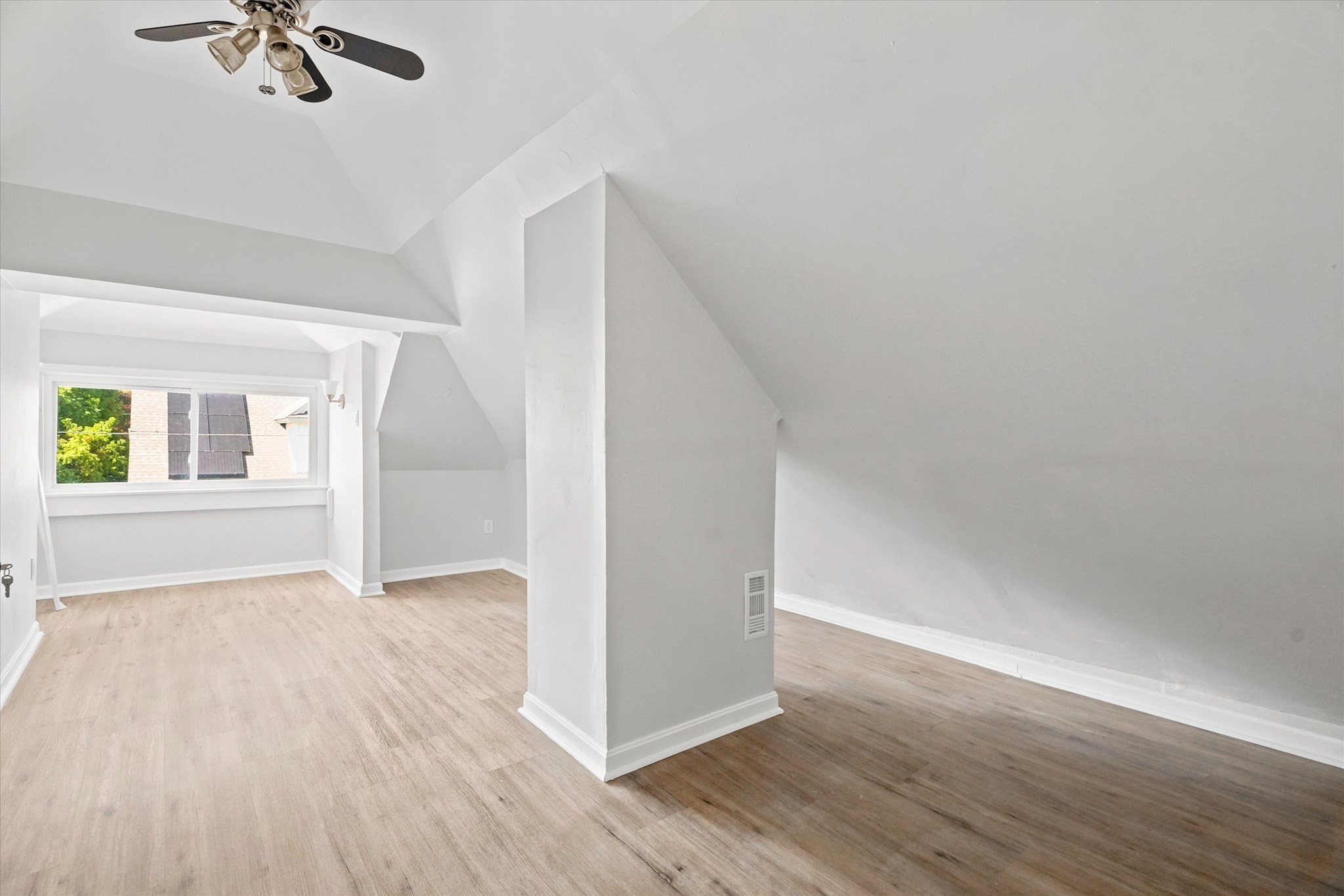 51 Hampshire St Property Photo 13
