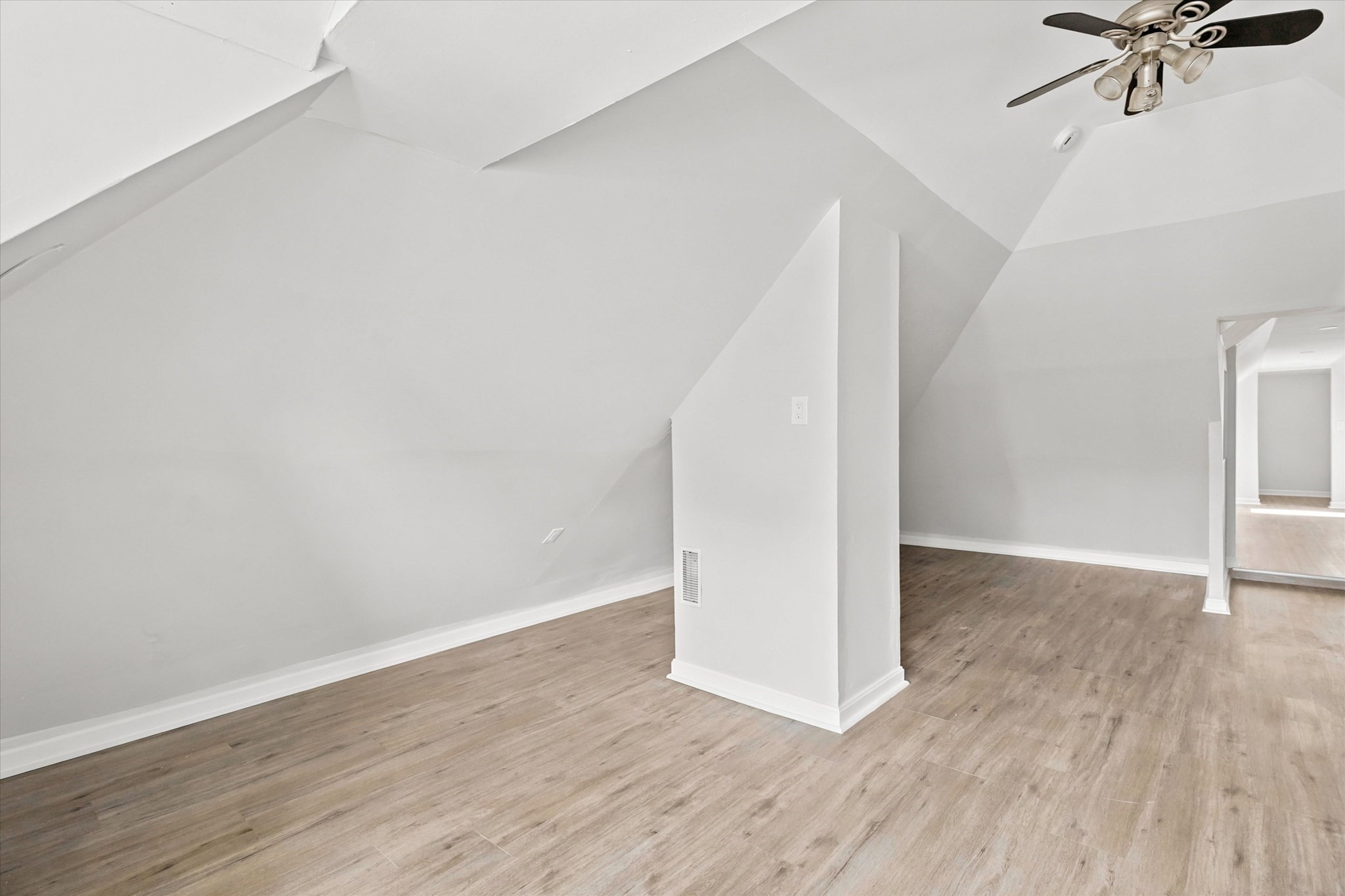 51 Hampshire St Property Photo 14