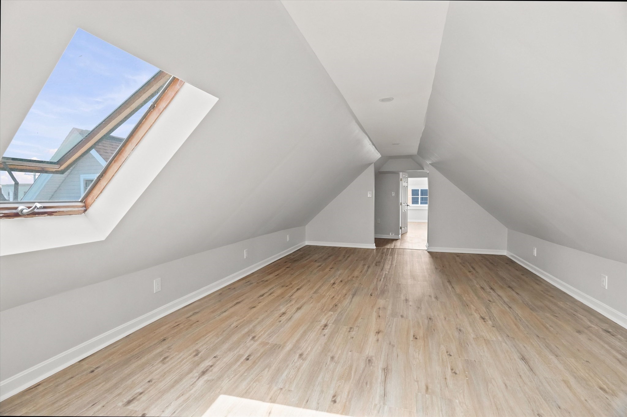51 Hampshire St Property Photo 16