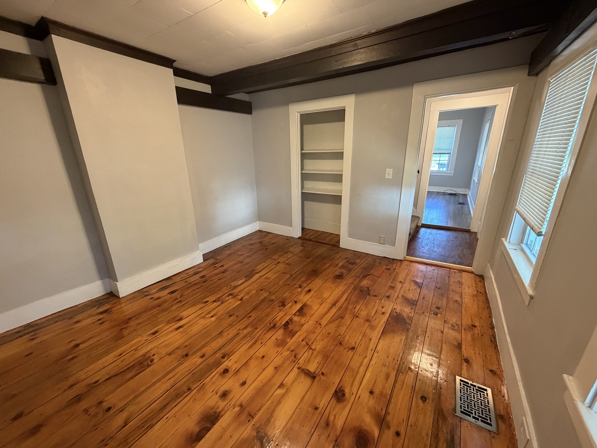 32 Broad # A Property Photo 10