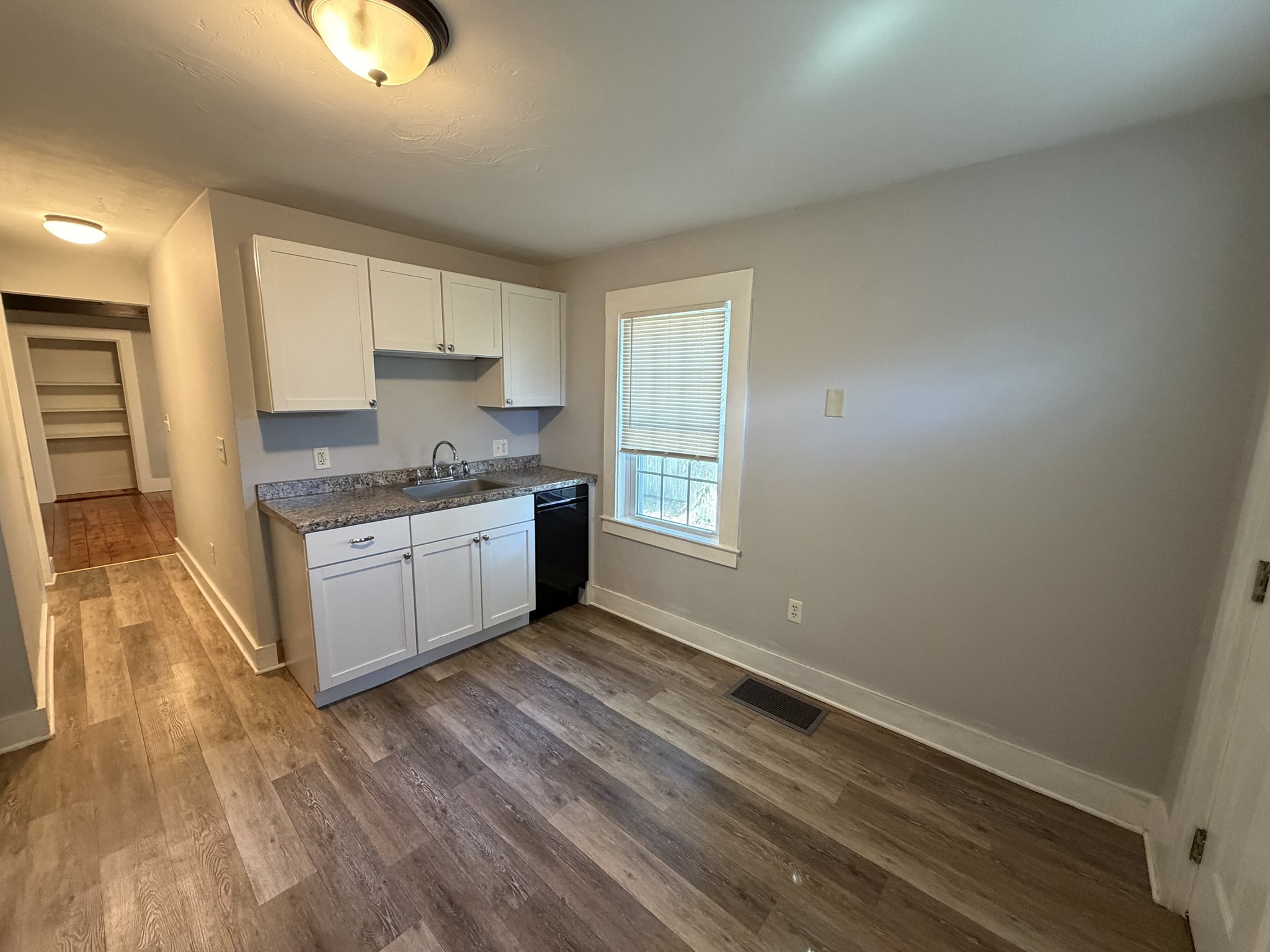 32 Broad # A Property Photo 16