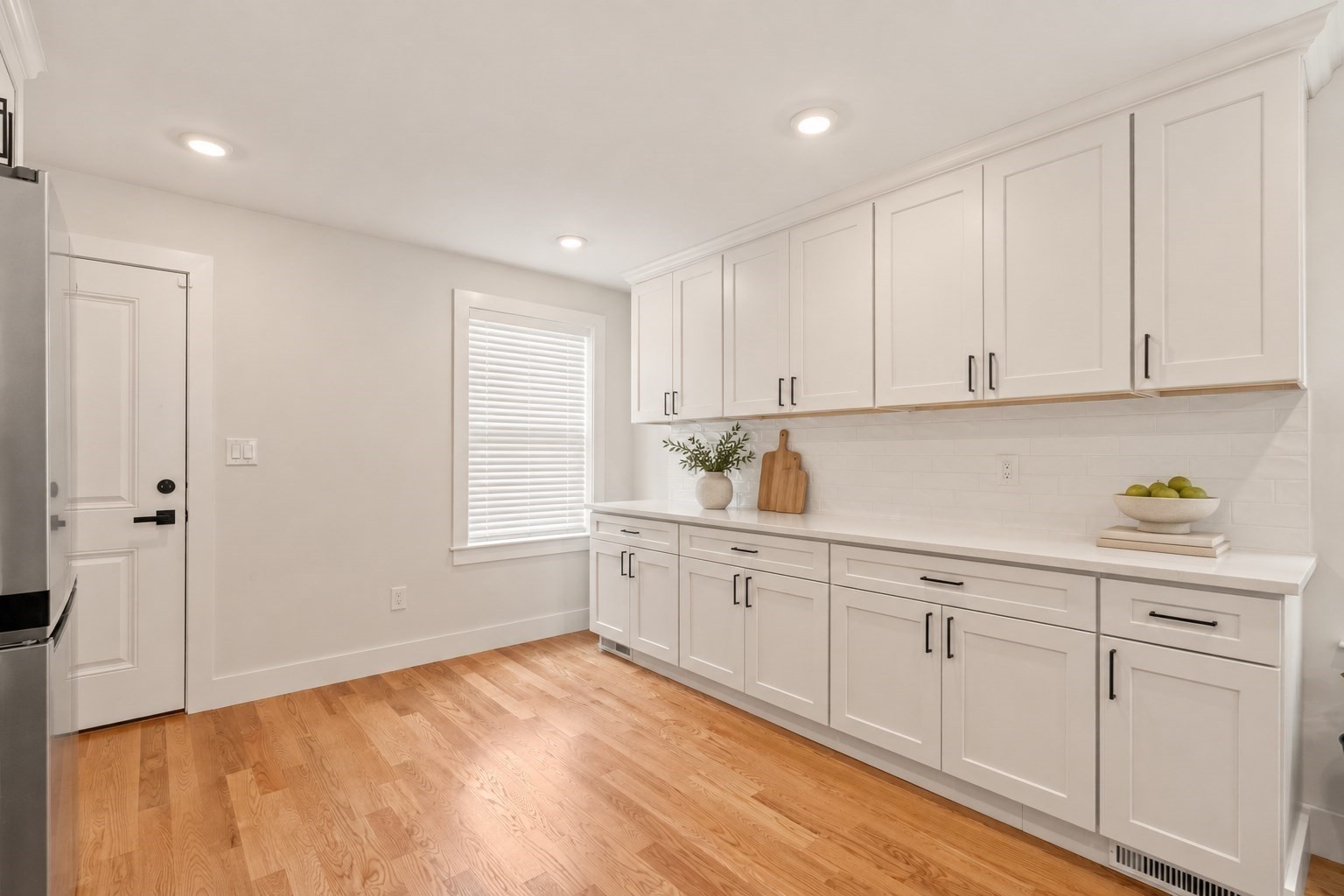 22-20 Ufford St # 1 Property Photo 10