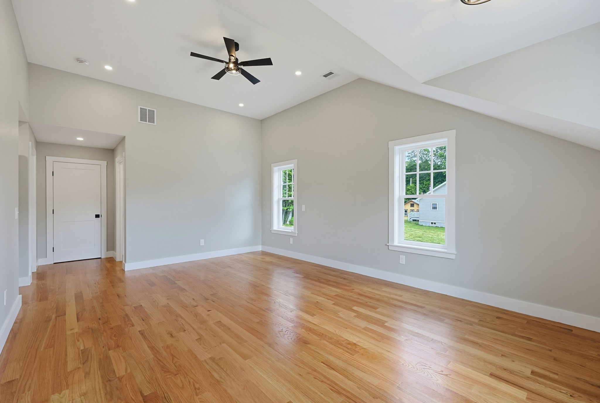 35r Poquanticut Ave # R Property Photo 25