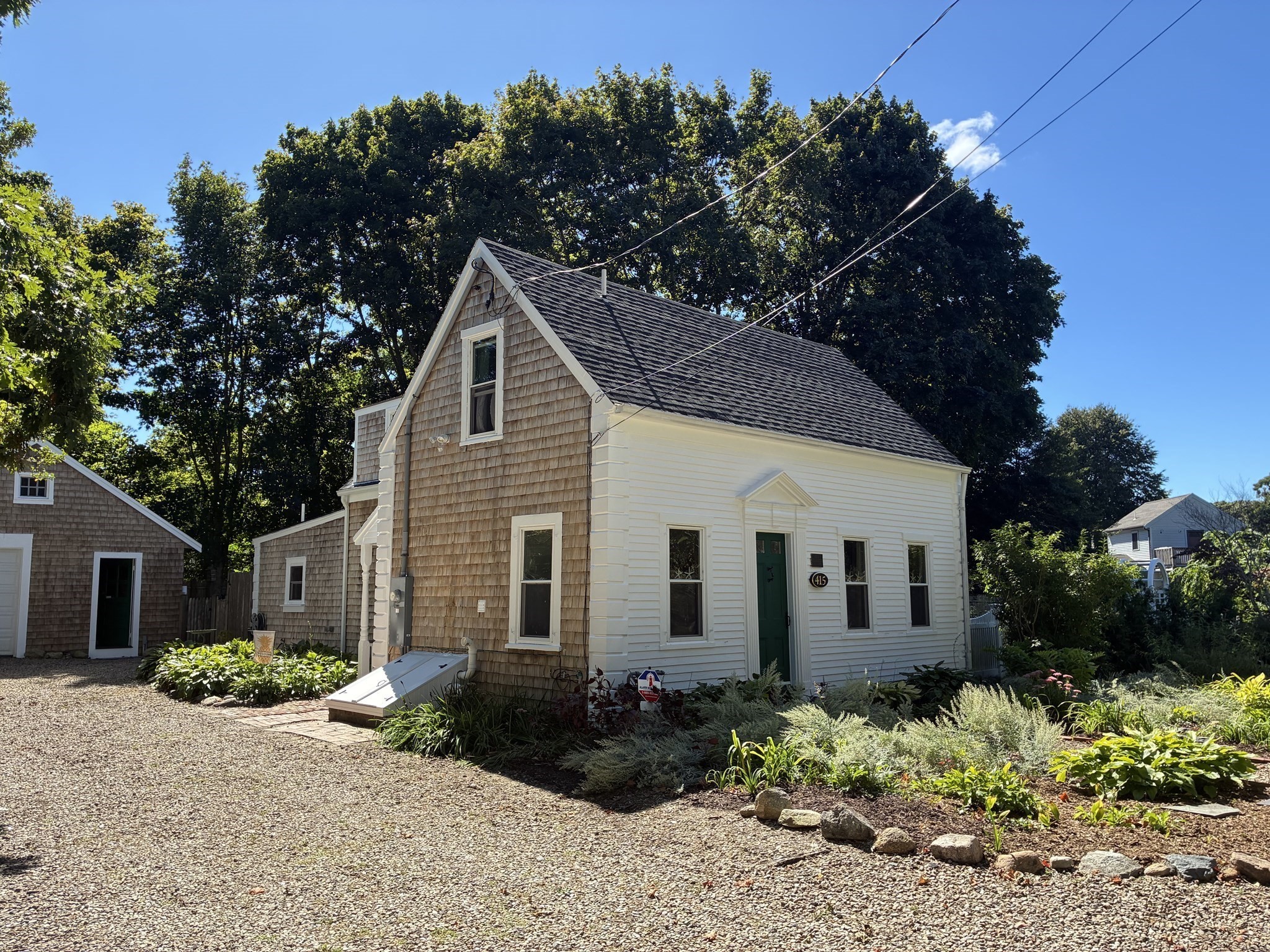 415 Pine St Property Photo 1