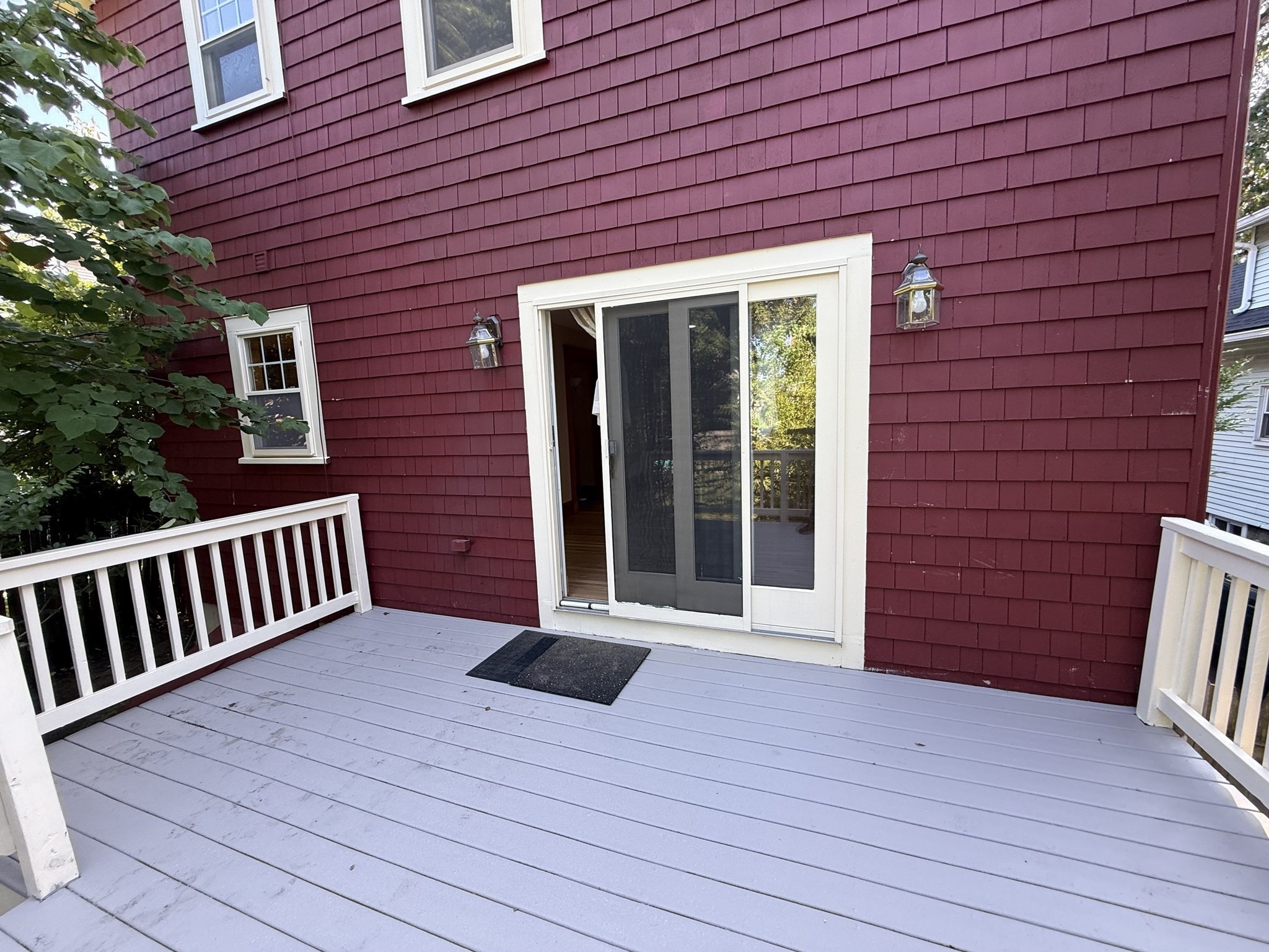 154 Pine Street Property Photo 4