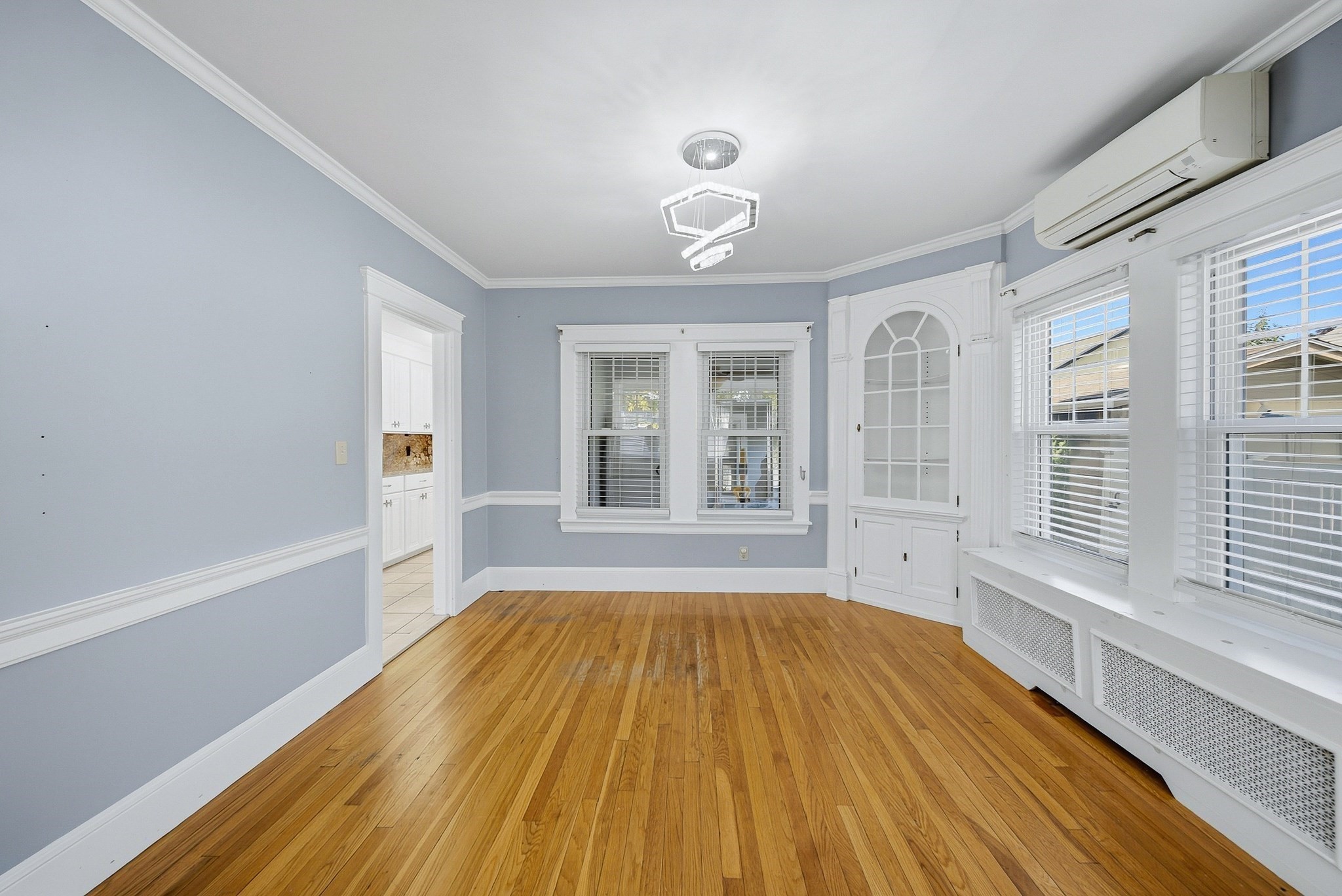 125 Upham St Property Photo 9