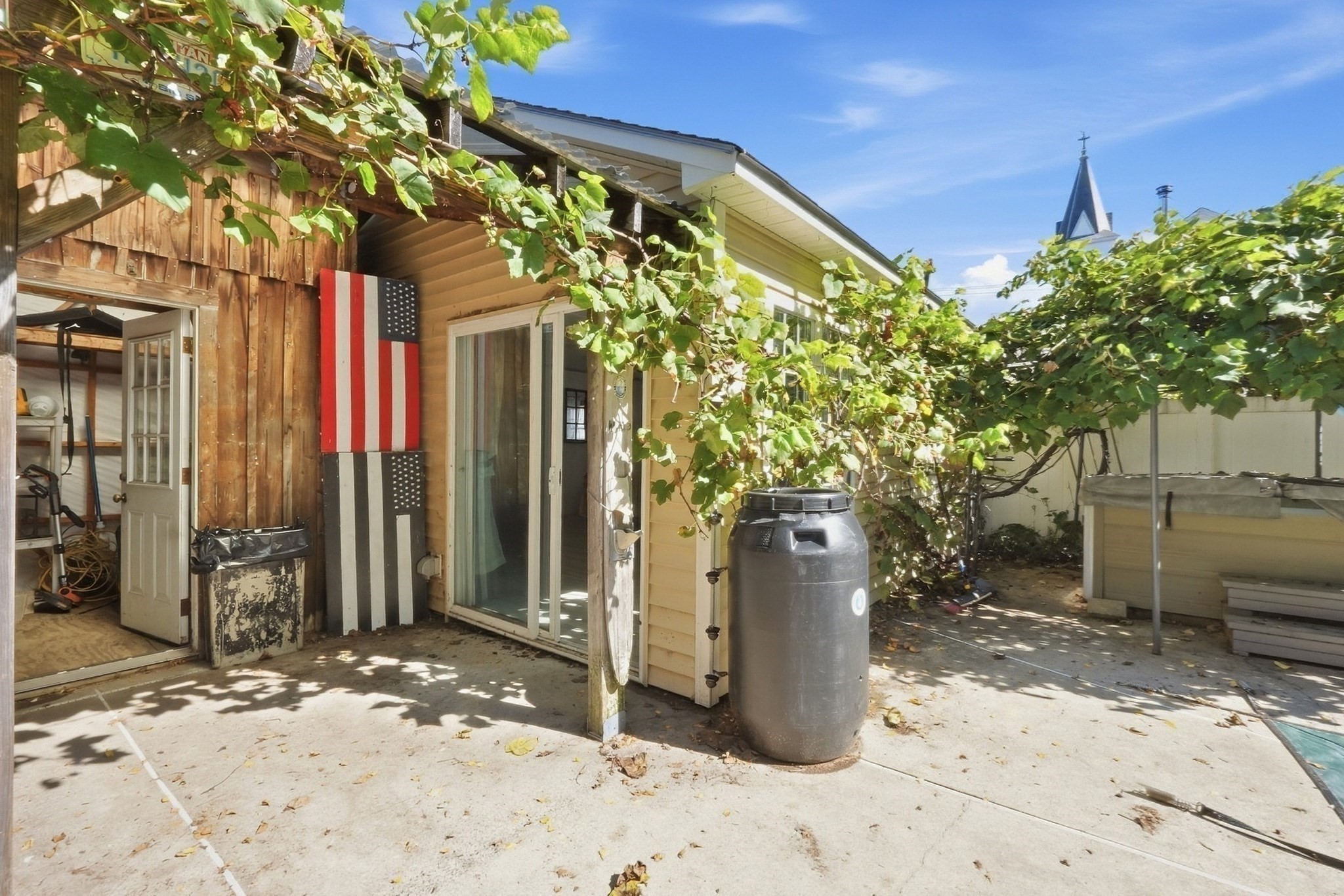 9 Waters St Property Photo 28