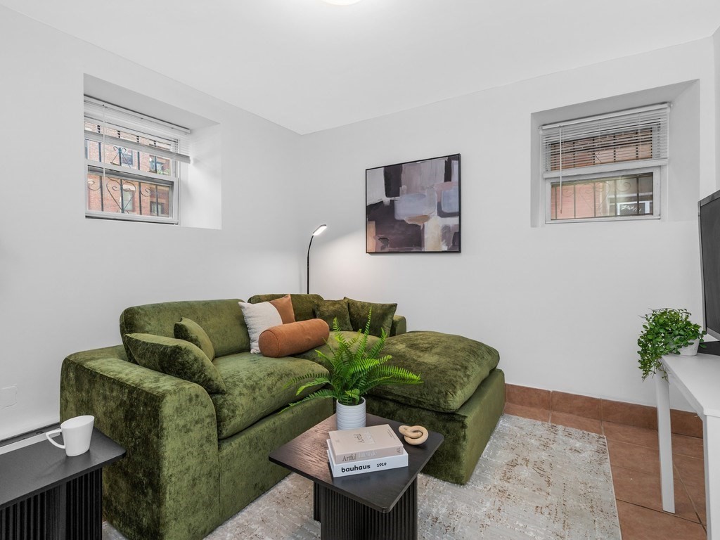 32a Glenville Avenue # 32a Property Photo 4