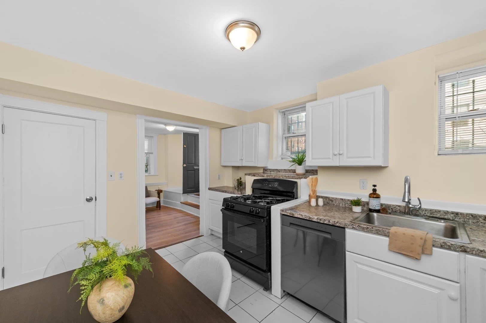 32a Glenville Avenue # 32a Property Photo 6