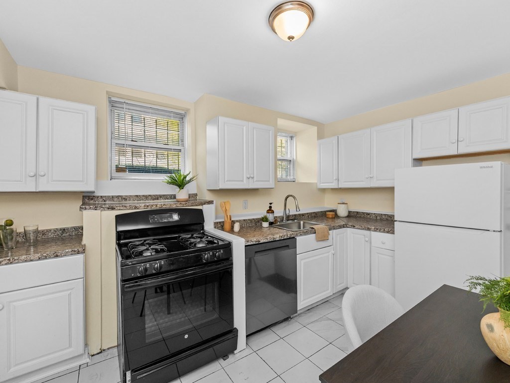 32a Glenville Avenue # 32a Property Photo 7