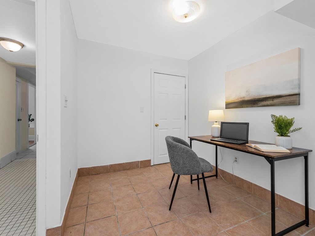 32a Glenville Avenue # 32a Property Photo 10