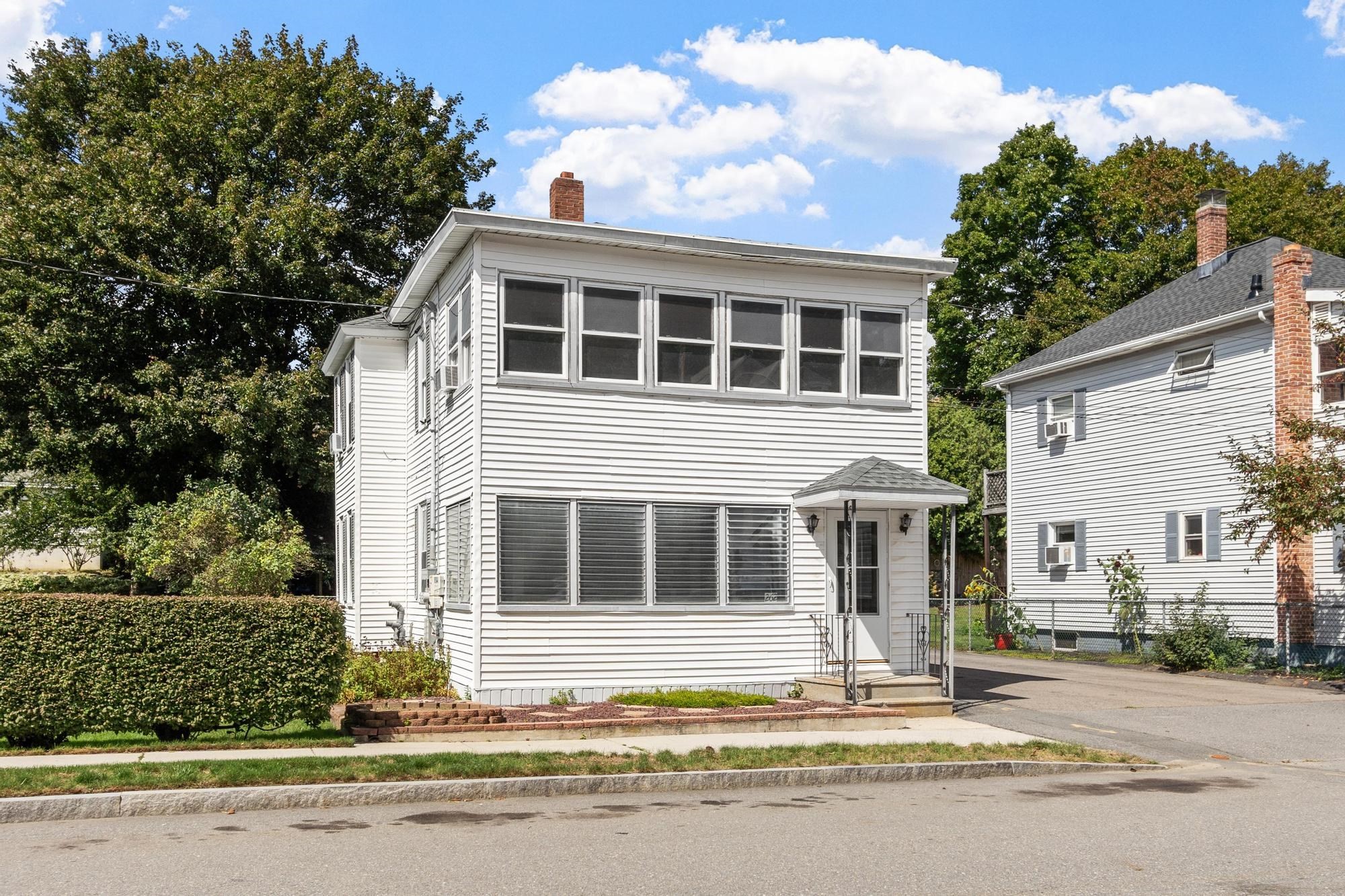 262 Oak Street Property Photo 1