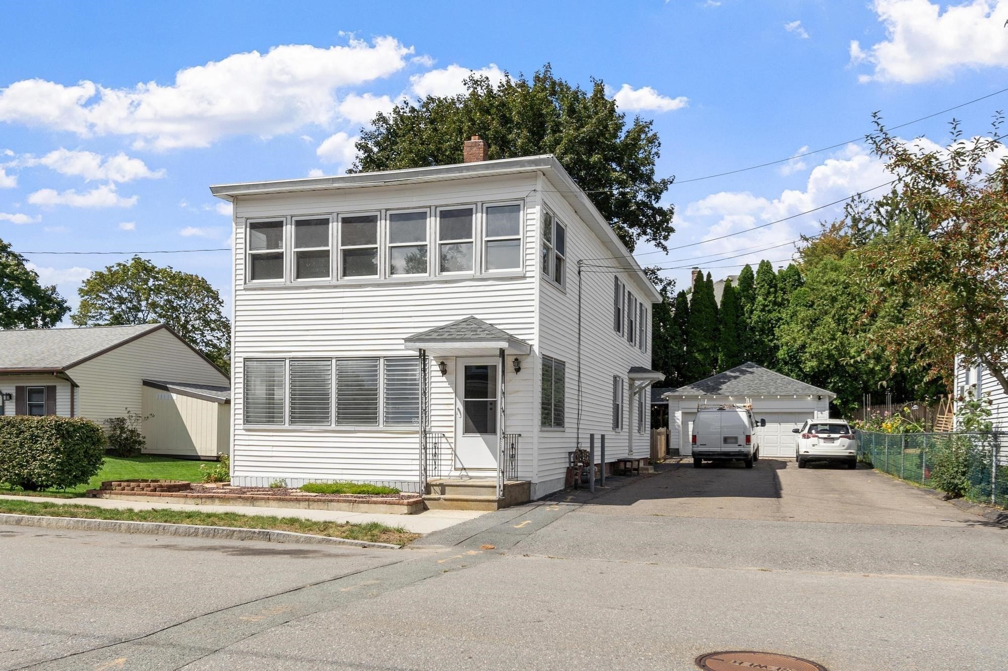 262 Oak Street Property Photo 2