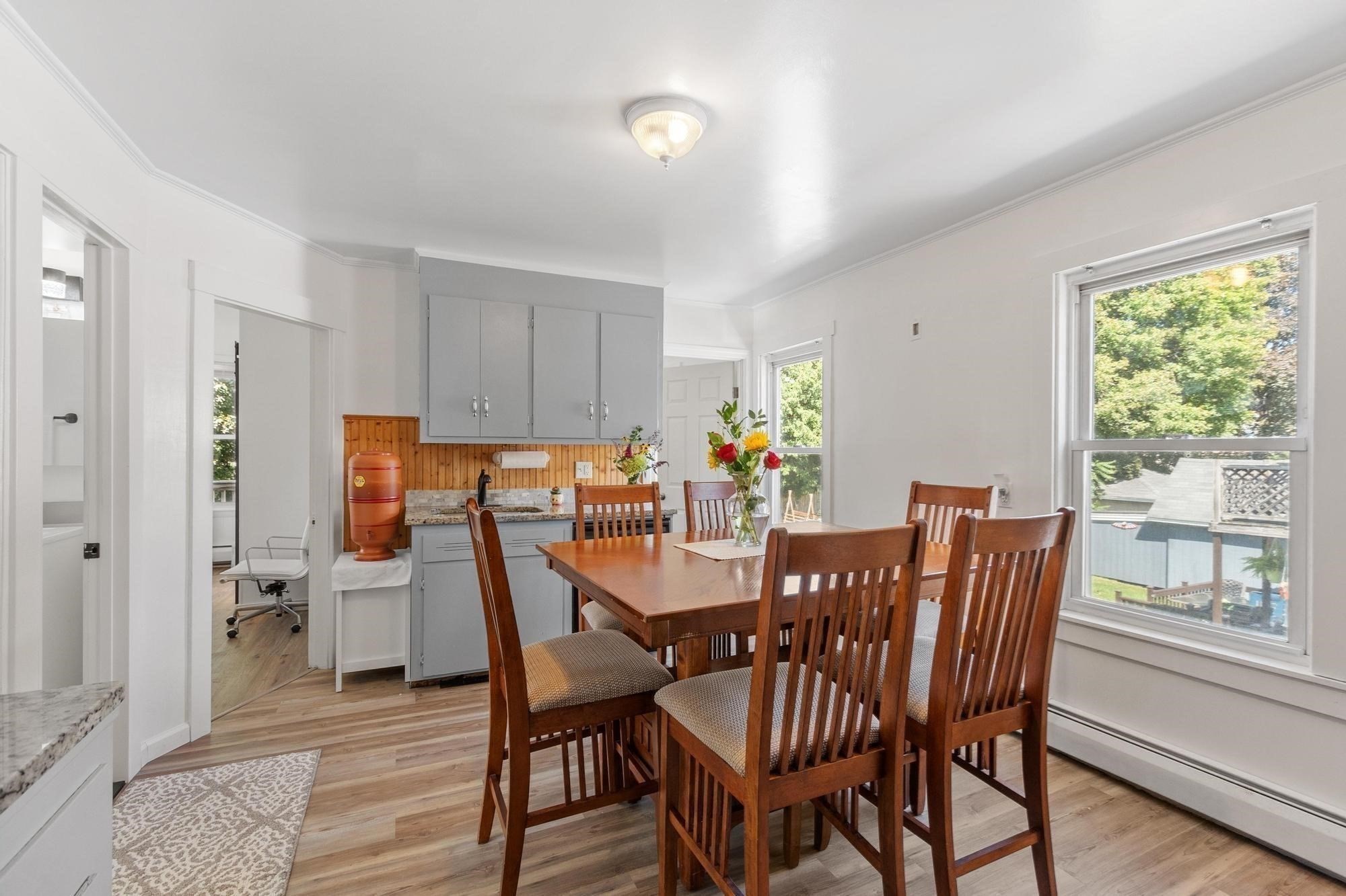 262 Oak Street Property Photo 4
