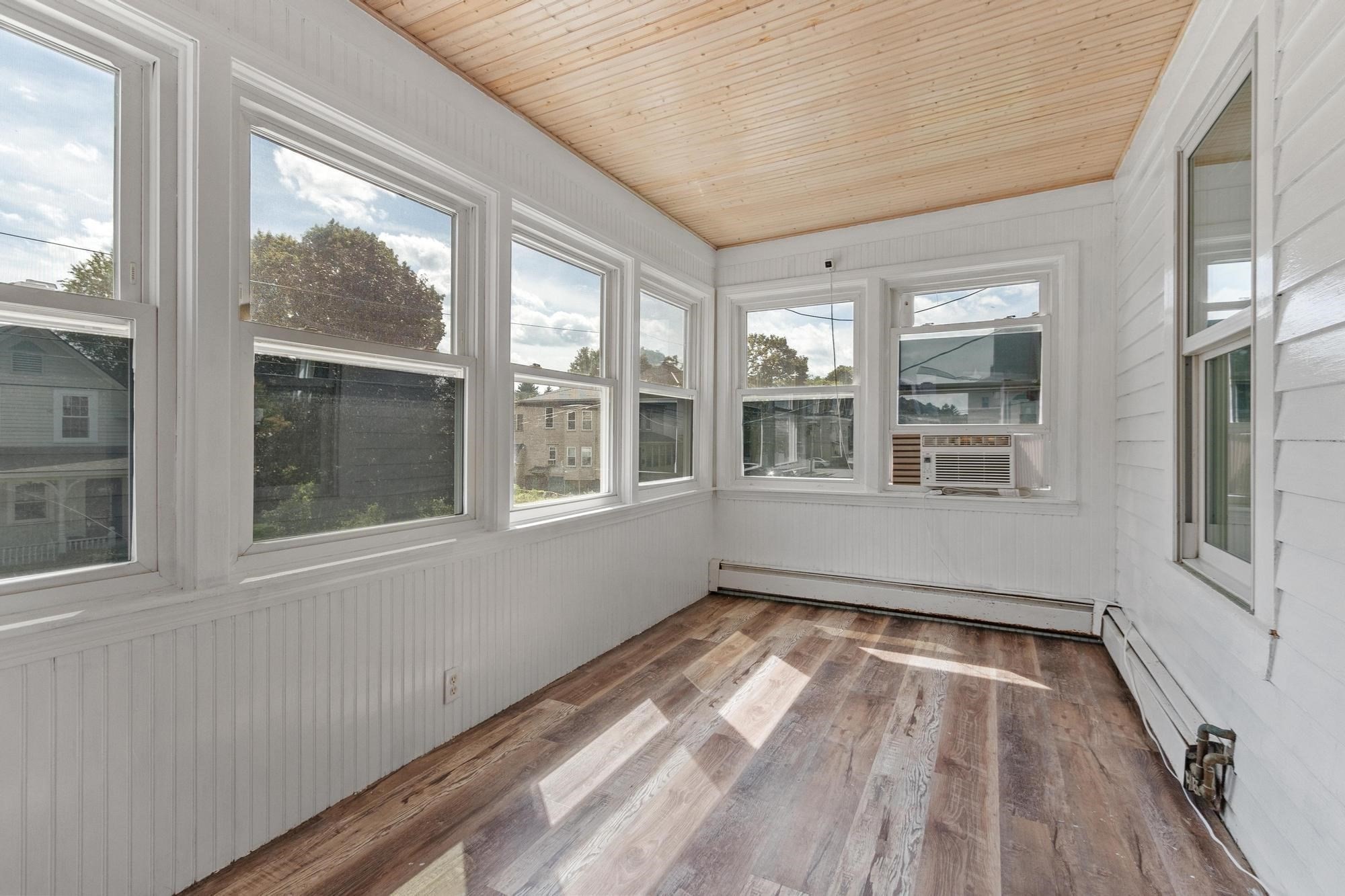 262 Oak Street Property Photo 14