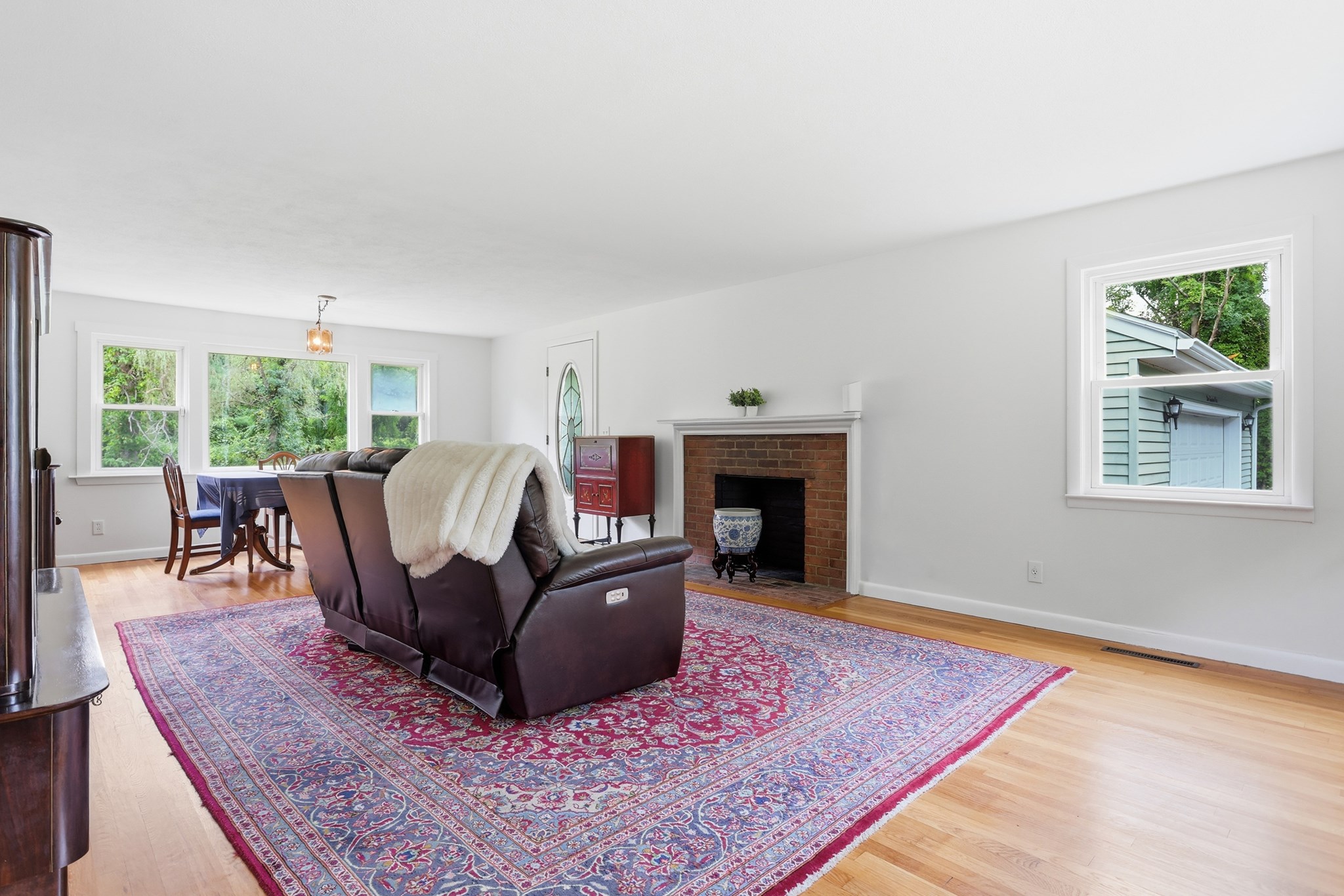 501 Newtown Road Property Photo 6